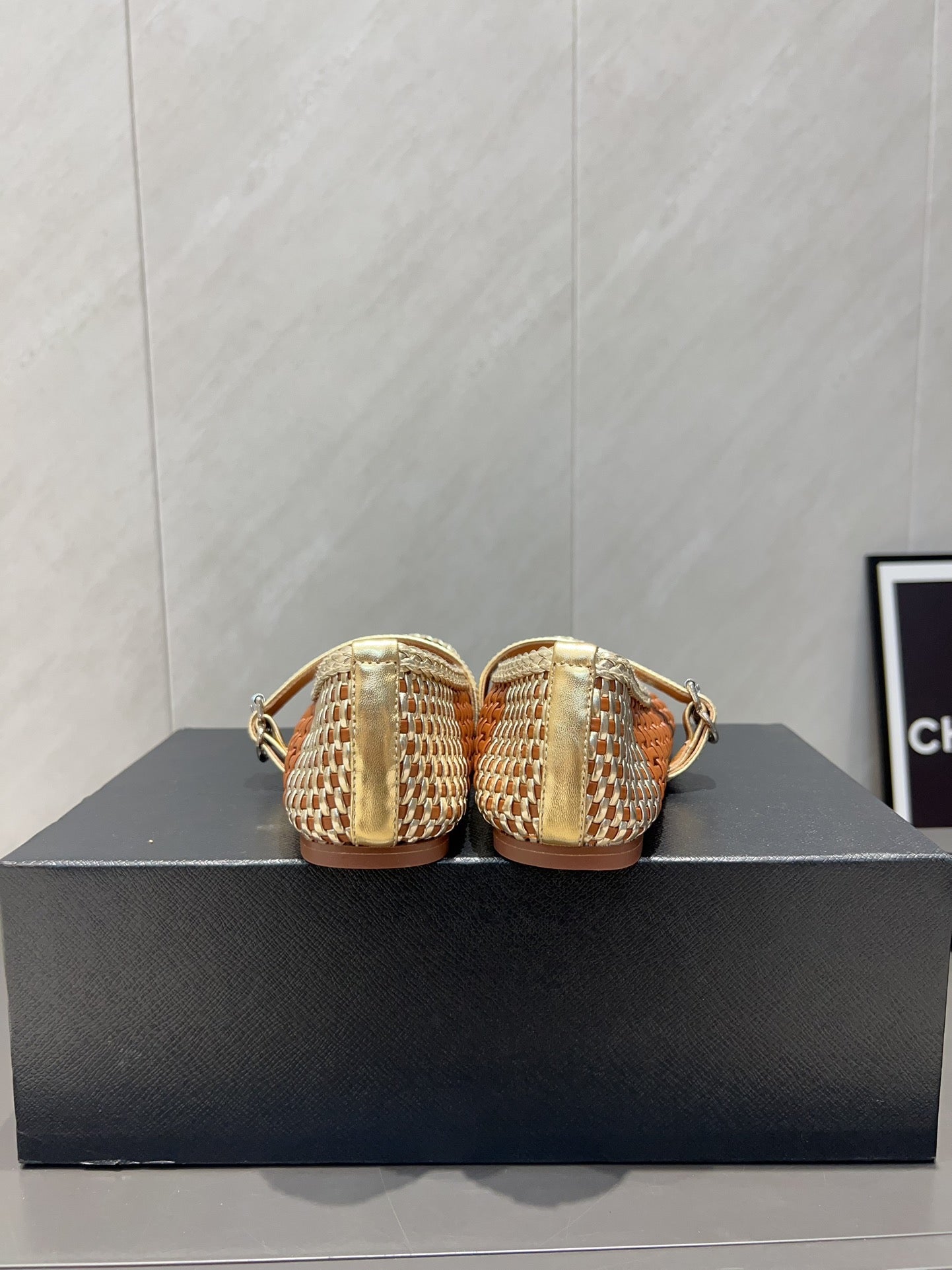 ALAIA MARY JANE FLATS WOVEN PATTERN 25S IN BROWN CALFSKIN - 35