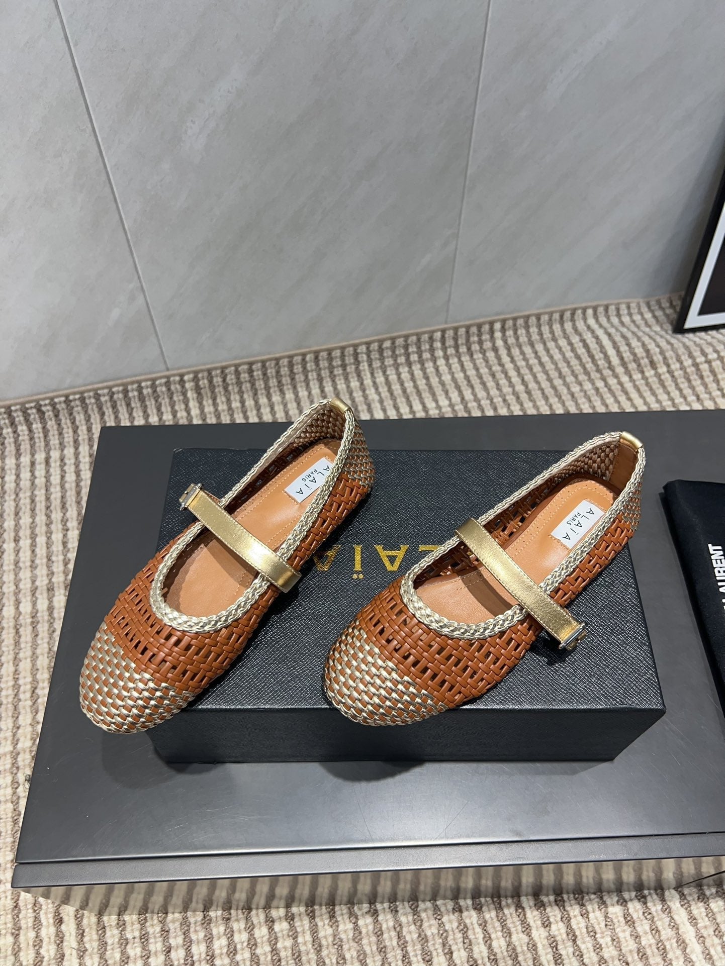 ALAIA MARY JANE FLATS WOVEN PATTERN 25S IN BROWN CALFSKIN - 35