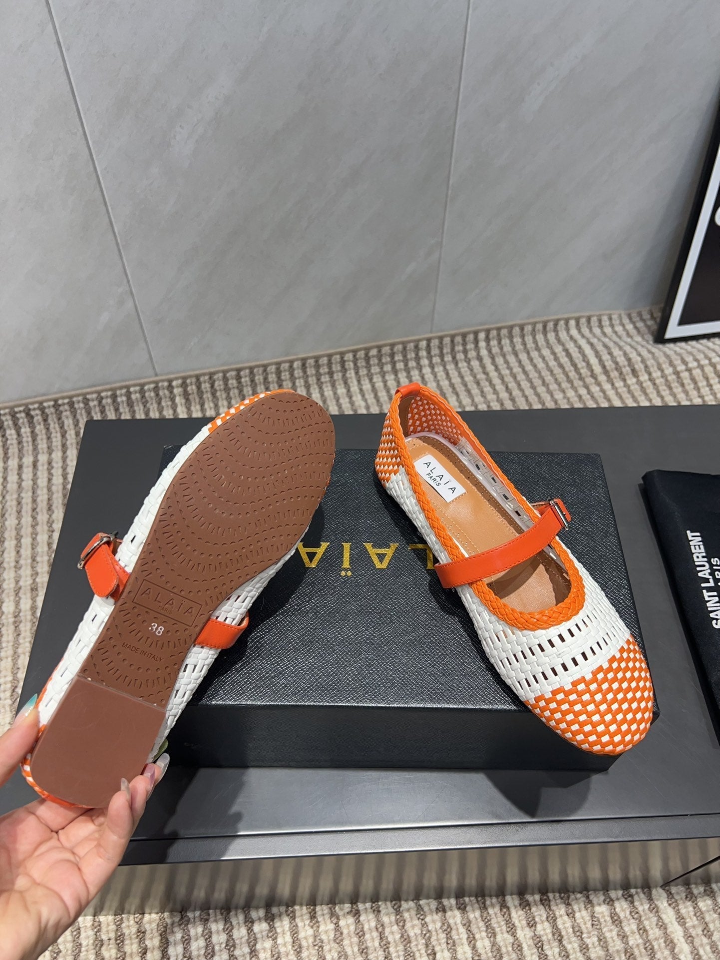 ALAIA MARY JANE FLATS WOVEN PATTERN 25S IN WHITE MIX ORANGE CALFSKIN - 35