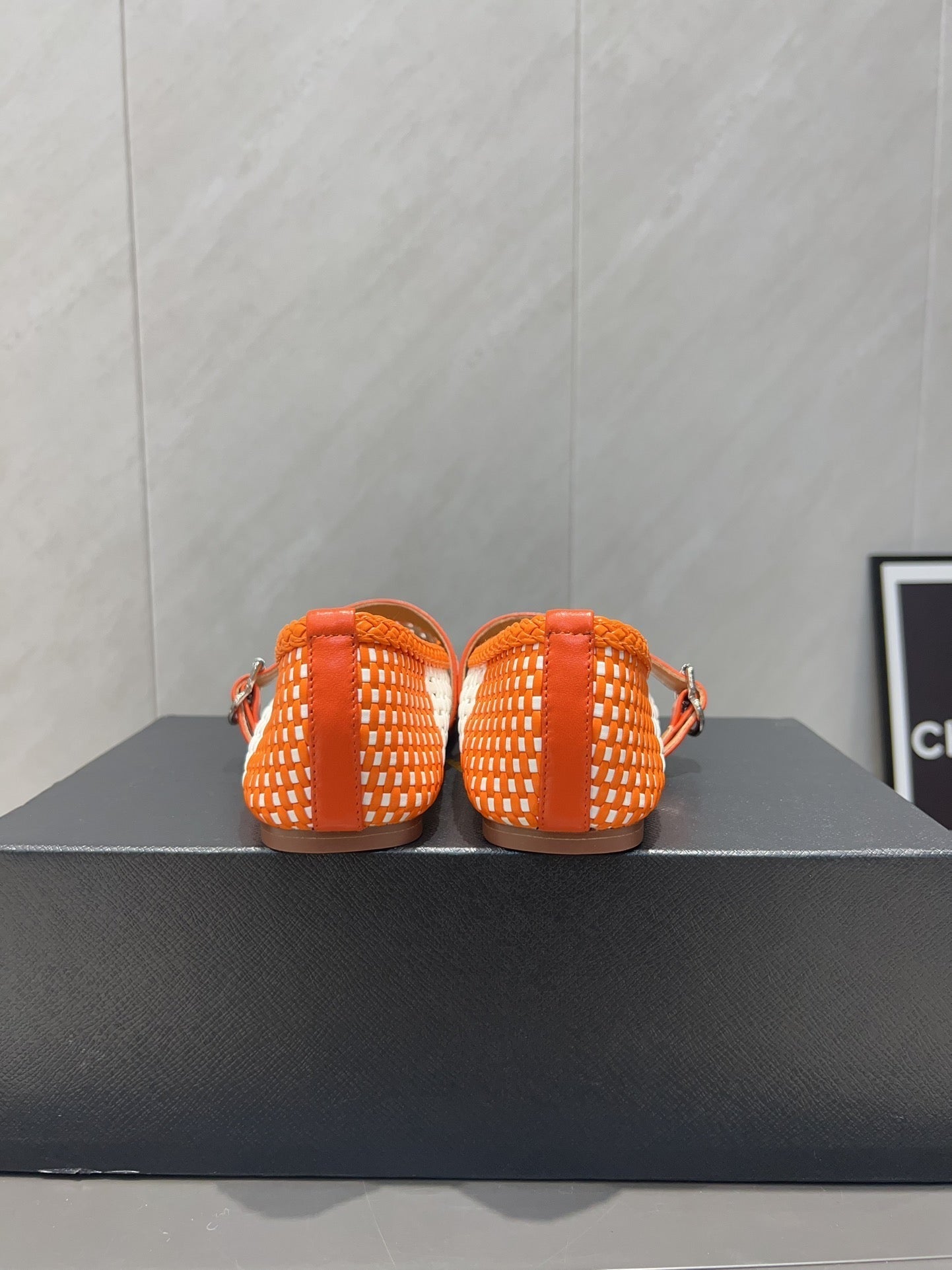 ALAIA MARY JANE FLATS WOVEN PATTERN 25S IN WHITE MIX ORANGE CALFSKIN - 35