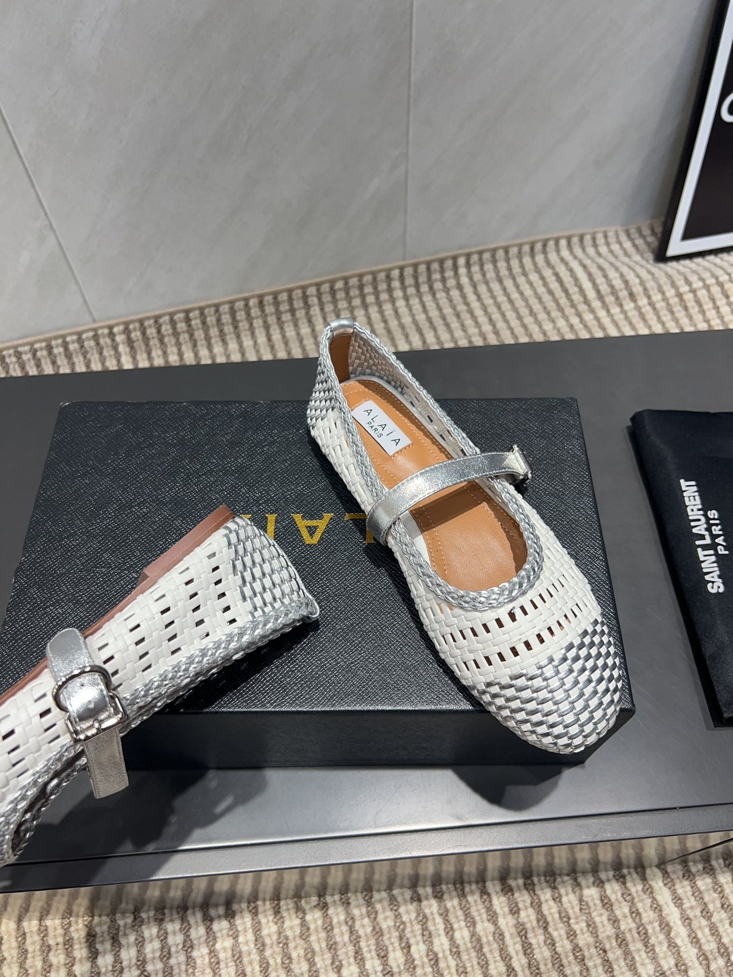 ALAIA MARY JANE FLATS WOVEN PATTERN 25S IN WHITE MIX GREY CALFSKIN - 35