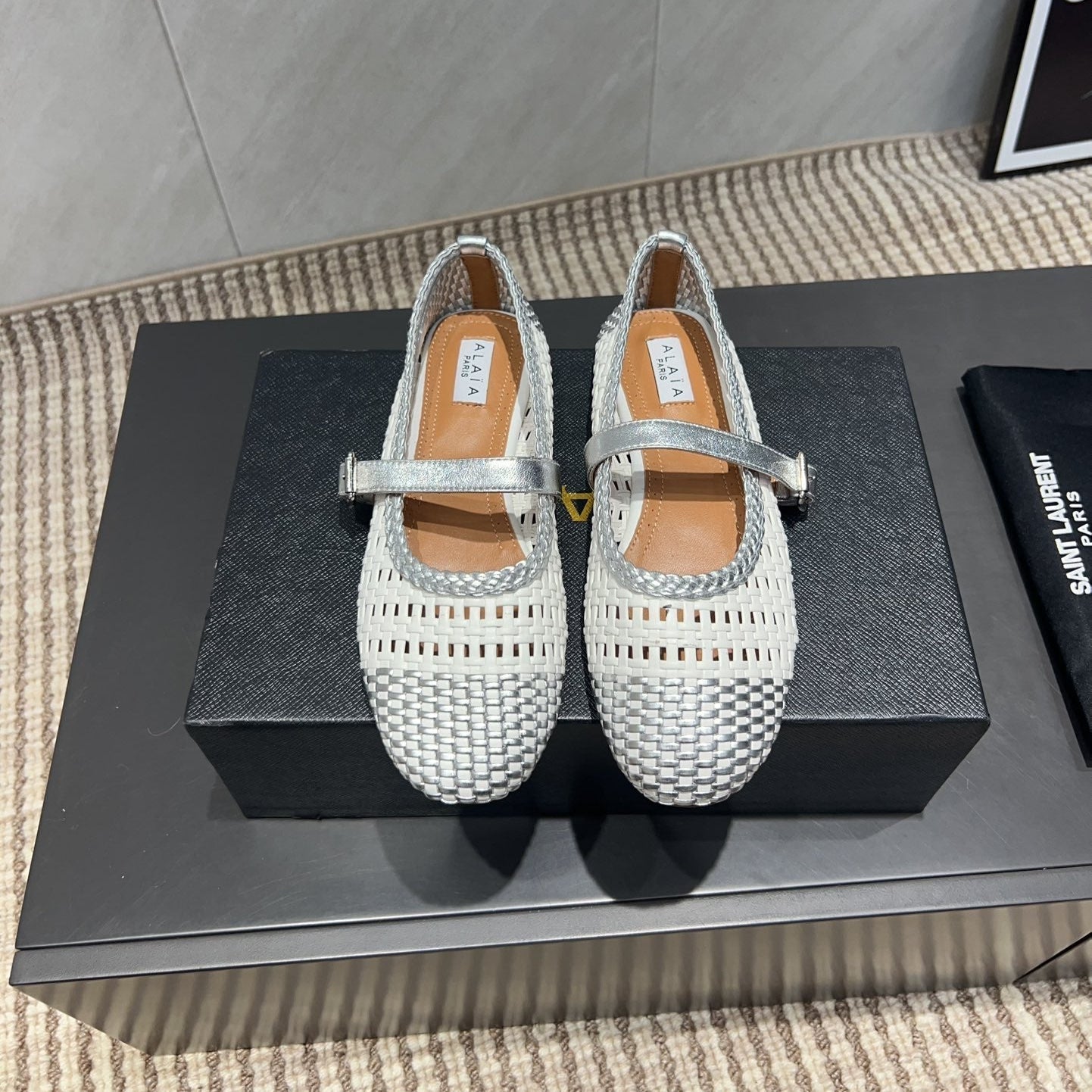 ALAIA MARY JANE FLATS WOVEN PATTERN 25S IN WHITE MIX GREY CALFSKIN - 35