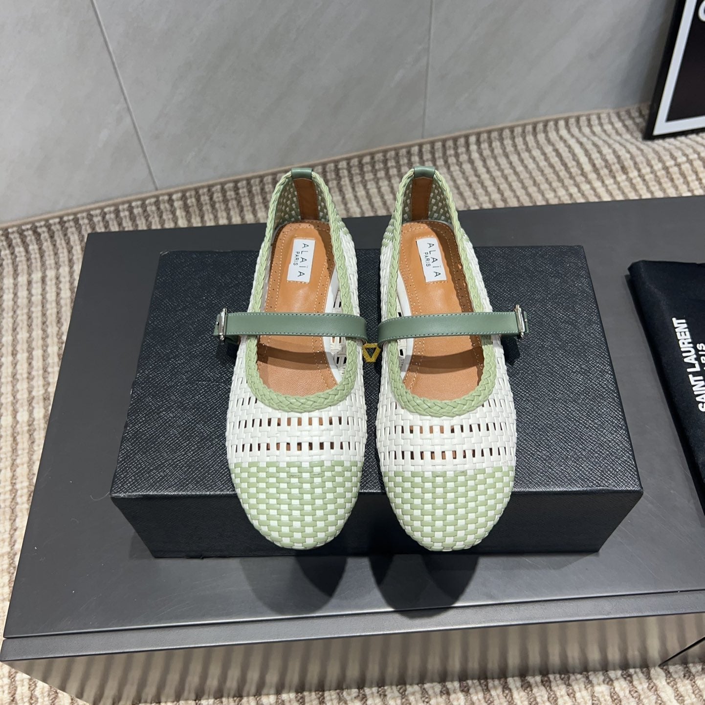 ALAIA MARY JANE FLATS WOVEN PATTERN 25S IN WHITE MIX PASTEL GREEN CALFSKIN - 35