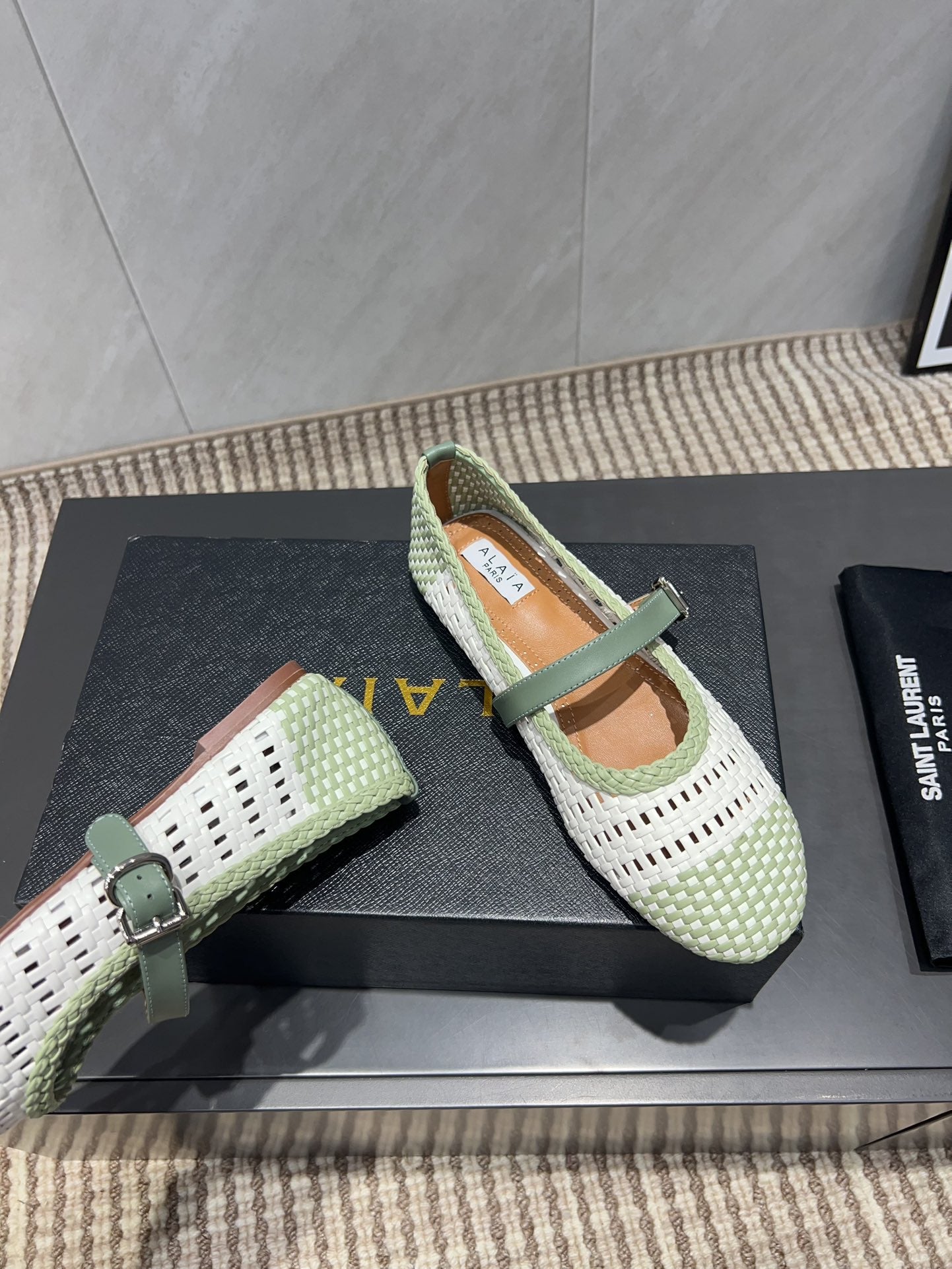 ALAIA MARY JANE FLATS WOVEN PATTERN 25S IN WHITE MIX PASTEL GREEN CALFSKIN - 35