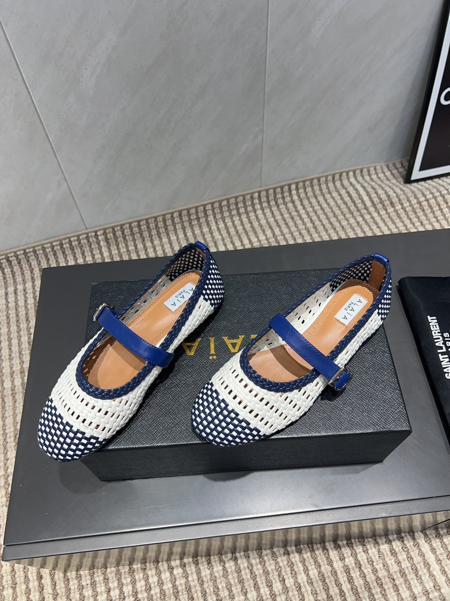 ALAIA MARY JANE FLATS WOVEN PATTERN 25S IN WHITE MIX NAVY BLUE CALFSKIN - 35