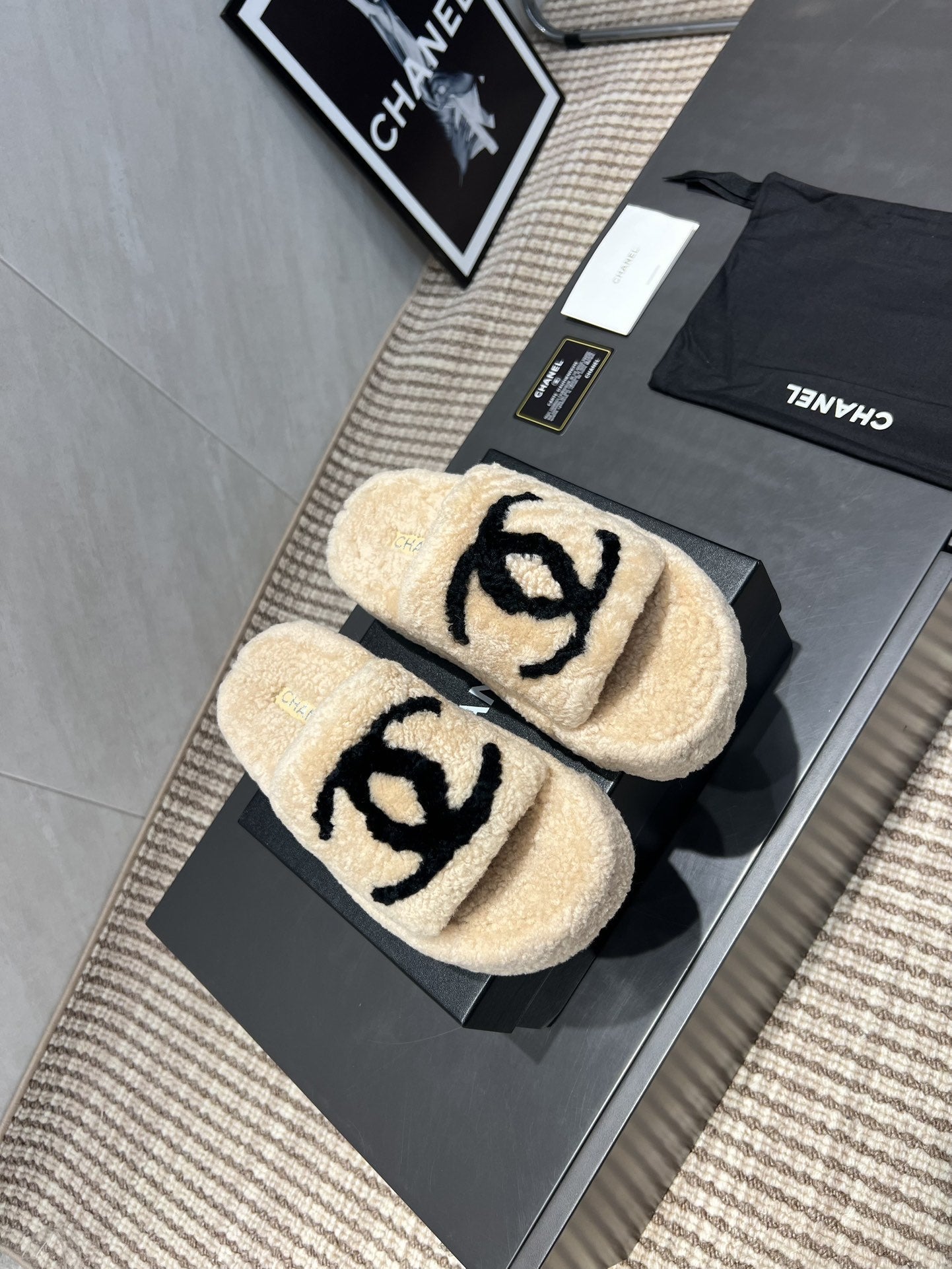 CHANEL 25S SLIPPERS THICK SOLED WITH EMBROIDERED LOGO IN BEIGE FUR - 35