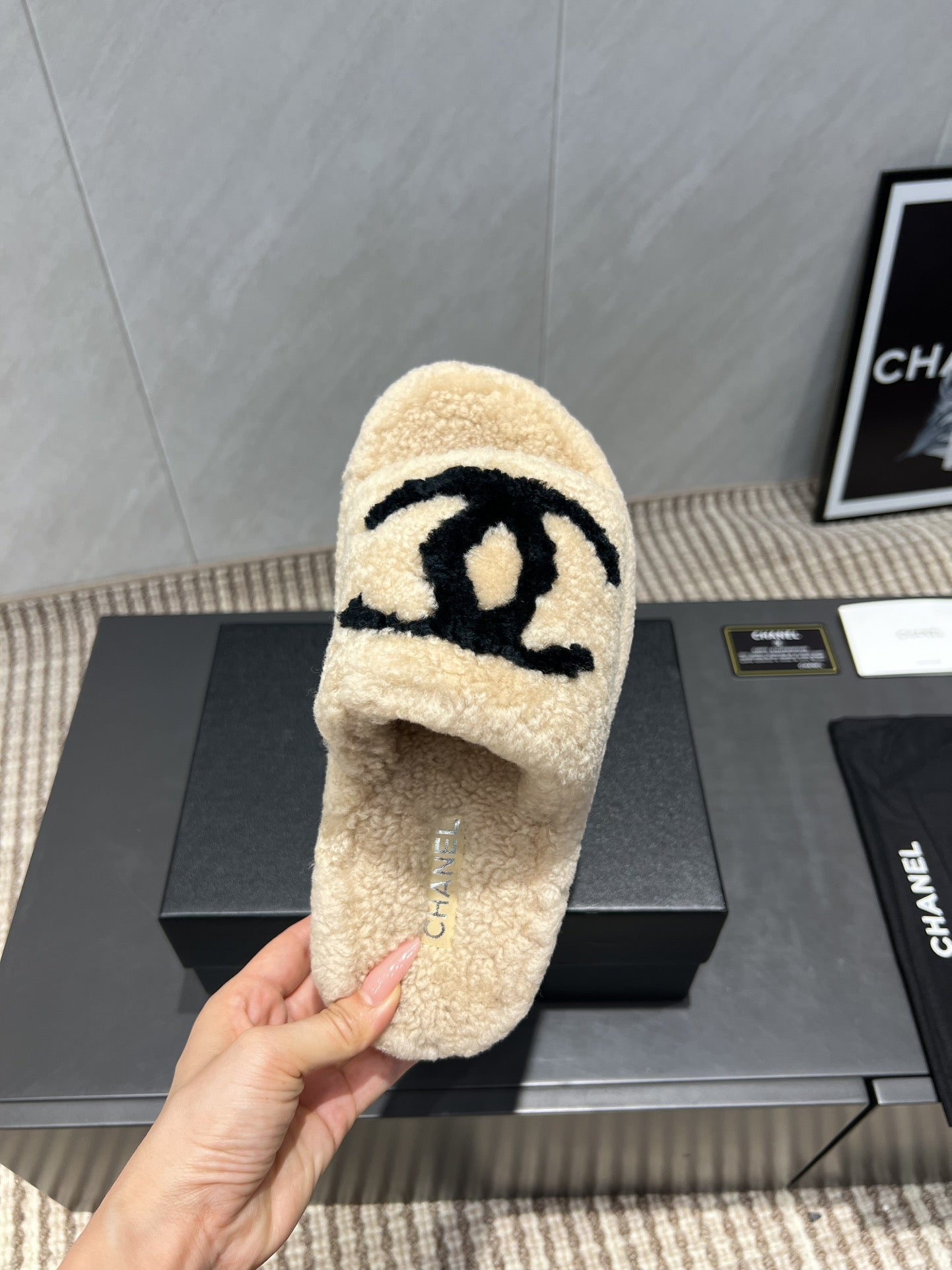 CHANEL 25S SLIPPERS THICK SOLED WITH EMBROIDERED LOGO IN BEIGE FUR - 35