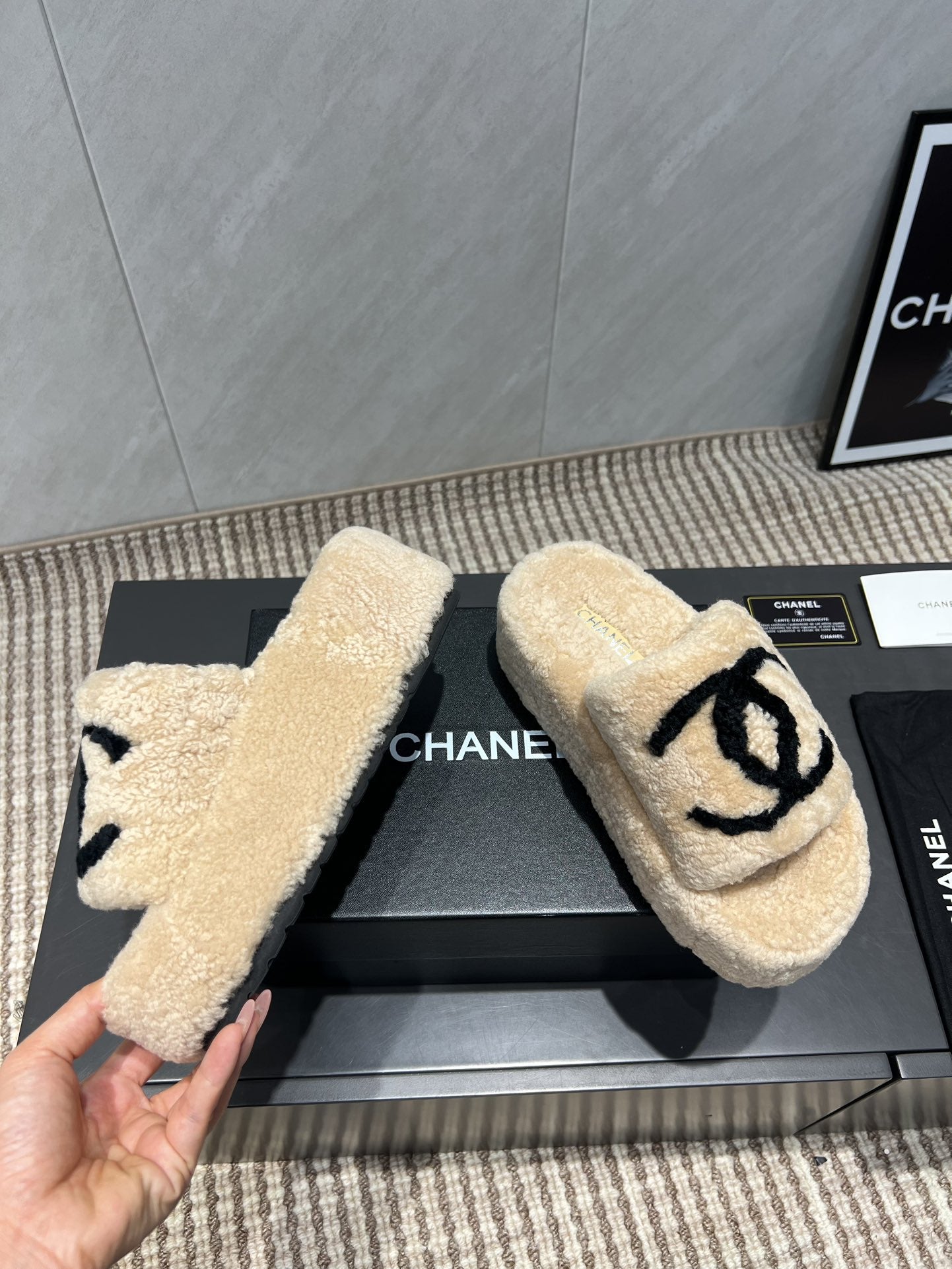 CHANEL 25S SLIPPERS THICK SOLED WITH EMBROIDERED LOGO IN BEIGE FUR - 35