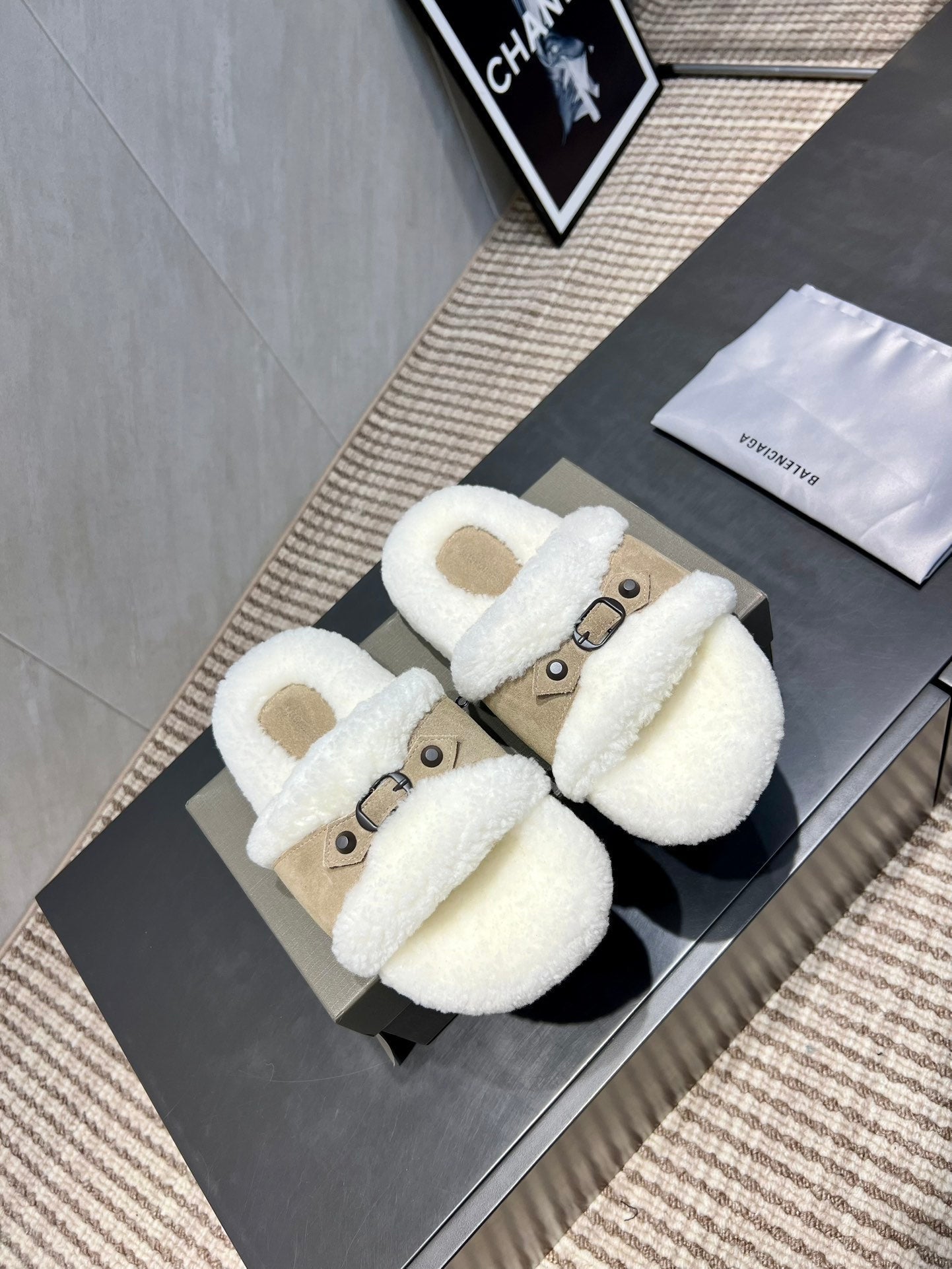 BALENCIAGA 25S SLIPPERS IN DARK BEIGE SUEDE AND WHITE WOOL - 35