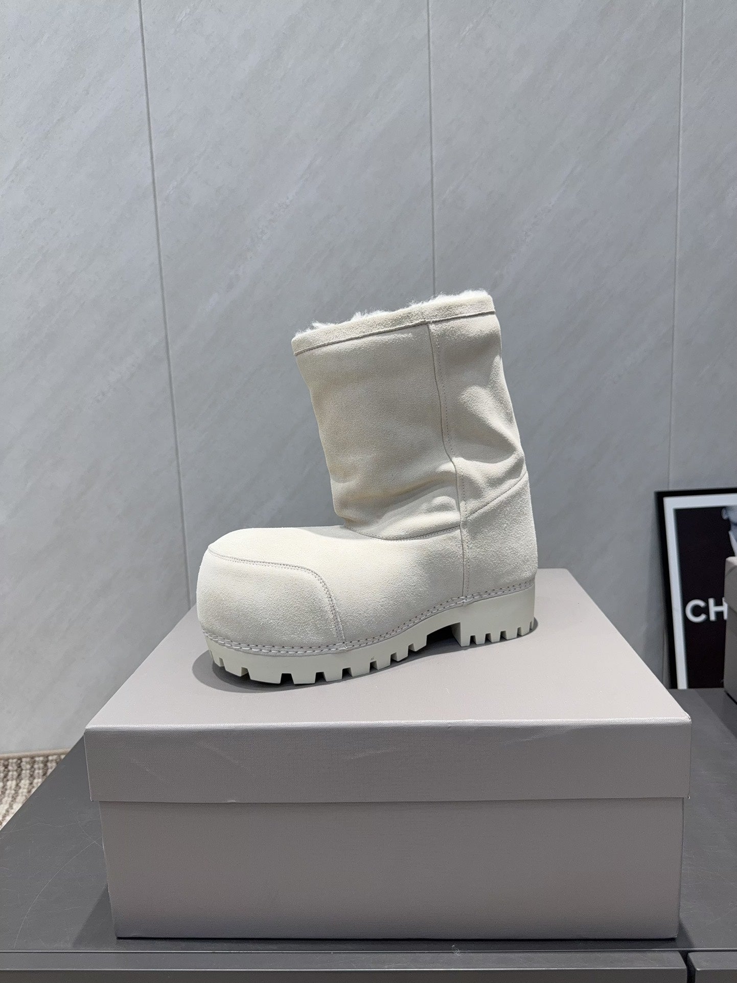 BALENCIAGA 25S LOW ANKLE BOOTS PLATFORM HEEL IN WHITE SUEDE STYLE 2 - 35