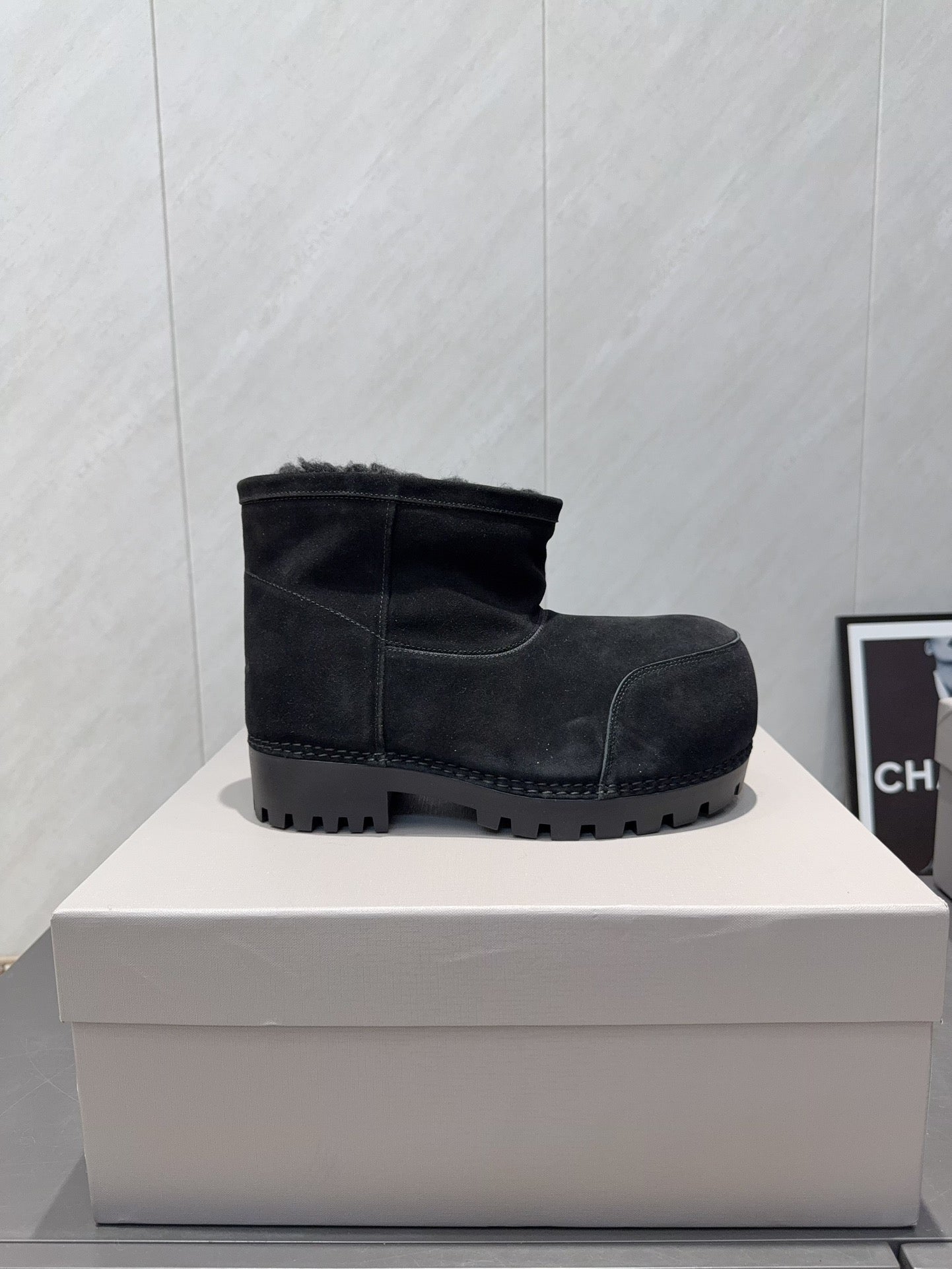 BALENCIAGA 25S LOW ANKLE BOOTS PLATFORM HEEL IN BLACK SUEDE STYLE 8 - 35