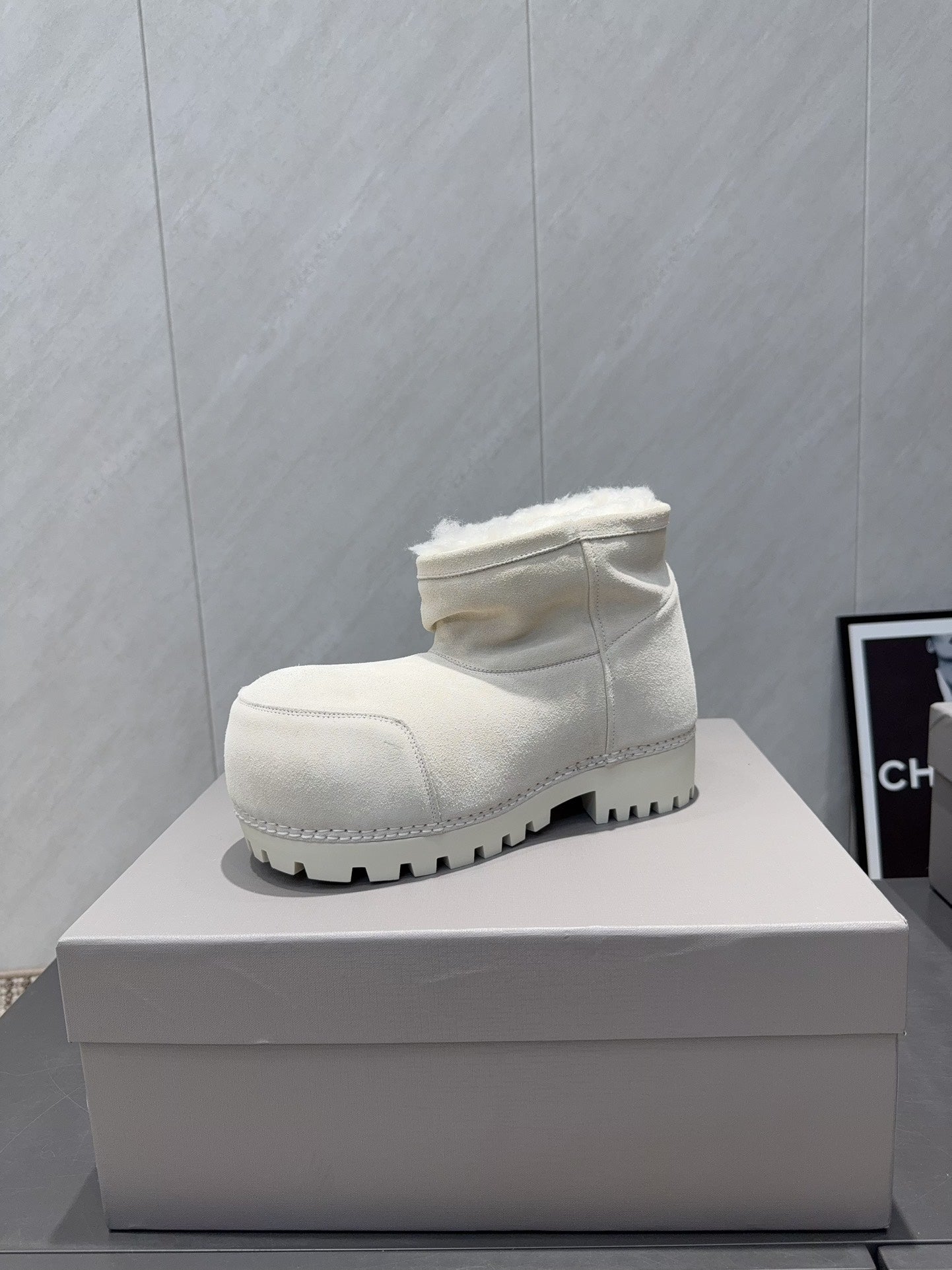 BALENCIAGA 25S LOW ANKLE BOOTS PLATFORM HEEL IN WHITE SUEDE STYLE 1 - 35