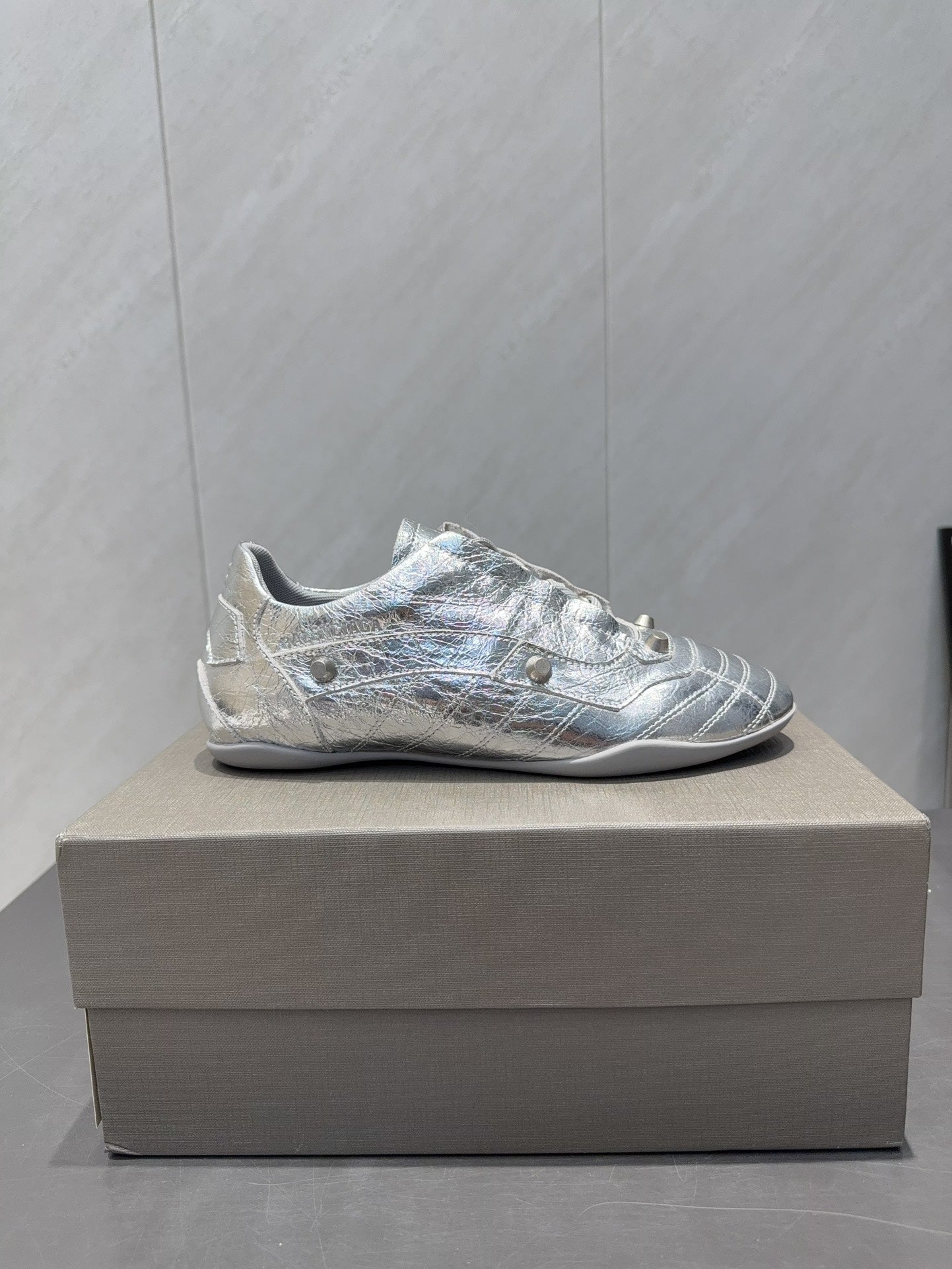 BALENCIAGA 25S SNEAKER IN SILVER CALFSKIN - 35