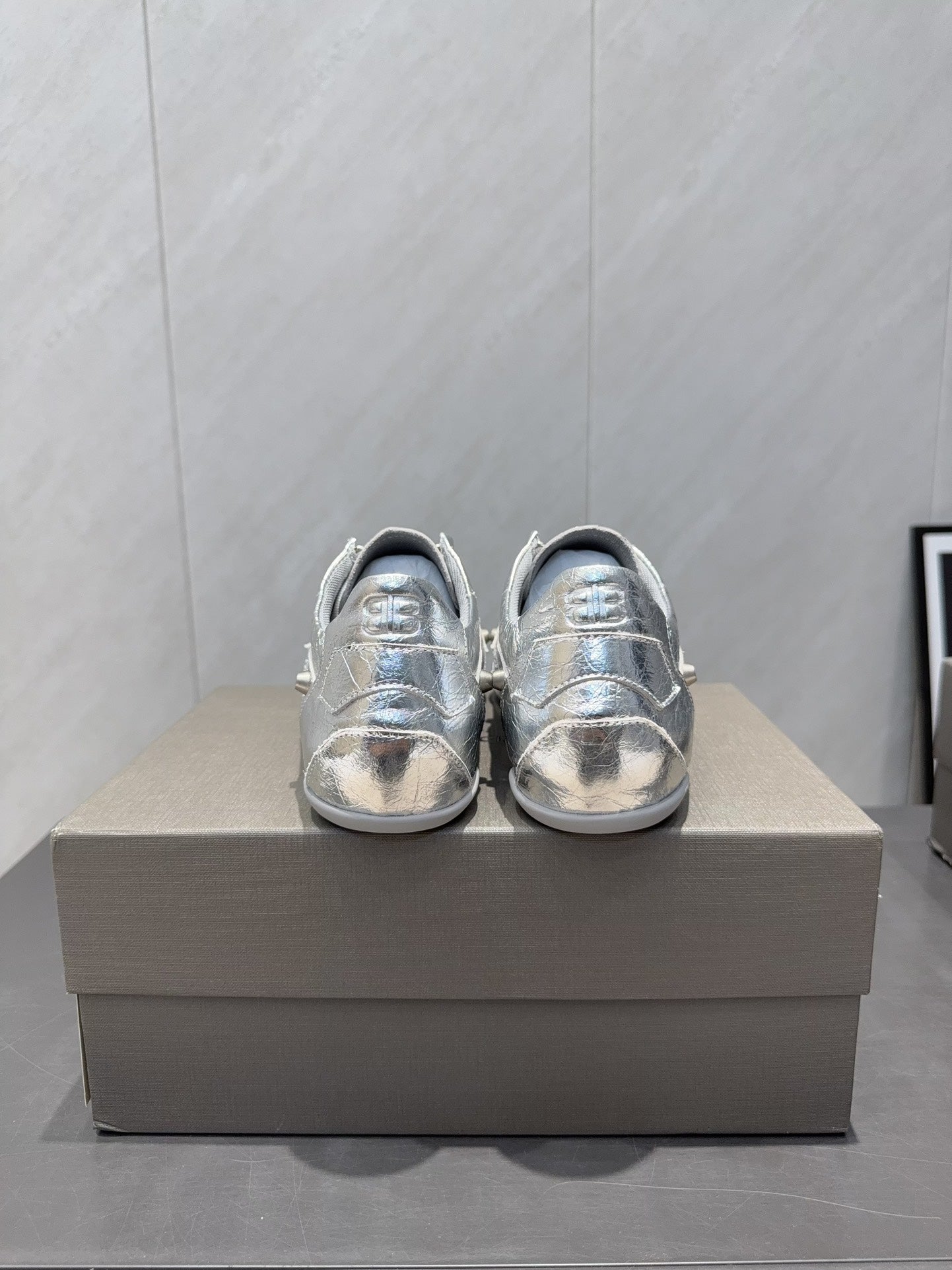 BALENCIAGA 25S SNEAKER IN SILVER CALFSKIN - 35