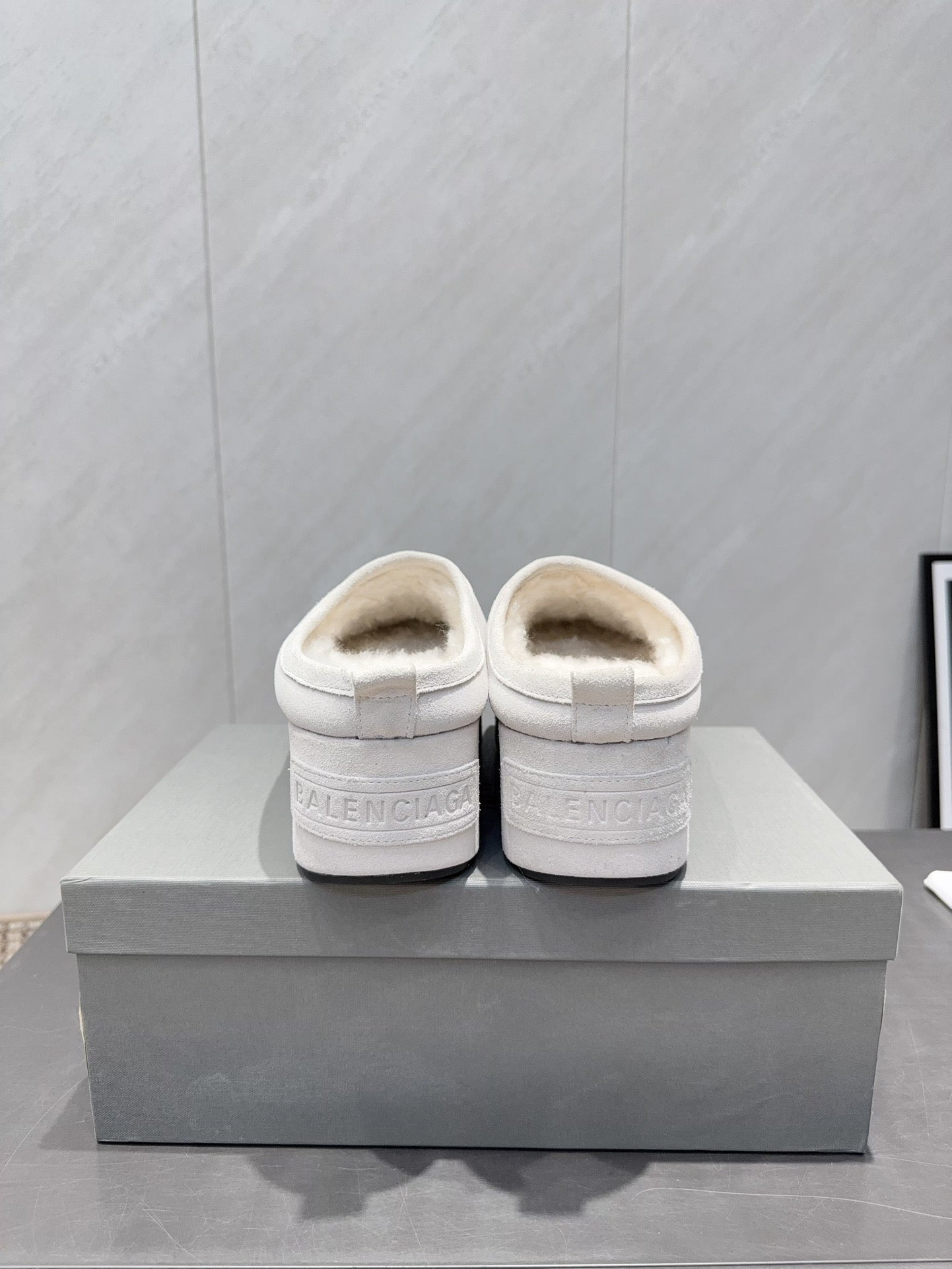BALENCIAGA 25S AURALEE SLIP-ON 50 MM IN WHITE SUEDE STYLE 3 - 35