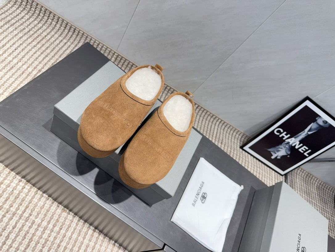 BALENCIAGA 25S AURALEE SLIP-ON 50 MM IN LIGHT BROWN SUEDE STYLE 1 - 35