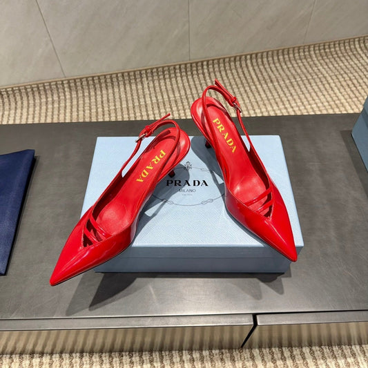 ВИСОКІ ТУФЛІ PRADA 26S З ЗАГОСТРЕНИМ НОСКОМ І РЕМІНЦЕМ НА П'ЯТІ 75 ММ З ЯСКРАВО-ЧЕРВОНОЇ ТЕЛЯЧОЇ ШКІРИ