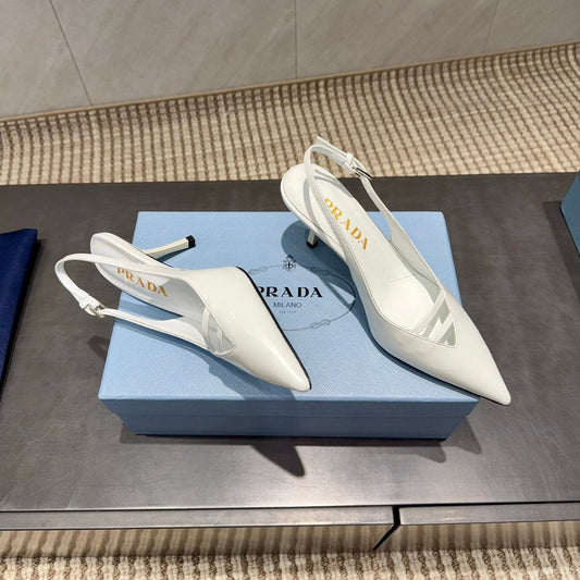 ЖІНОЧІ ТУФЛІ PRADA 26S НА ВИСОКИХ ПІДБОРАХ (75 ММ) З ЗАГОСТРЕНИМ НОСКОМ ТА РЕМІНЦЕМ ЗЗАДУ, З БІЛОЇ ТЕЛЯЧОЇ ШКІРИ