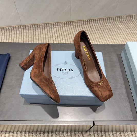 PRADA 26S КВАДРАТНИЙ НОСОК НА ВИСОКИХ ПІДБОРАХ 85 ММ З КОРИЧНЕВОЇ ЗАМШІ КОЛЬОРУ КАРАМЕЛІ