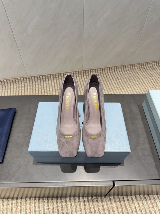БОСОНІЖКИ PRADA 26S SQUARE TOE НА ВИСОКИХ ПІДБОРАХ 85 ММ ІЗ ЗАМШІ КОЛЬОРУ СІРО-КОРИЧНЕВИЙ ТАУП