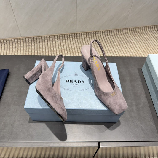 ТУФЛІ-СЛІНГБЕКИ PRADA 26S НА НИЗЬКИХ ПІДБОРАХ ІЗ КВАДРАТНИМ НОСОМ, 85 ММ, КОРИЧНЕВО-СІРА ЗАМША