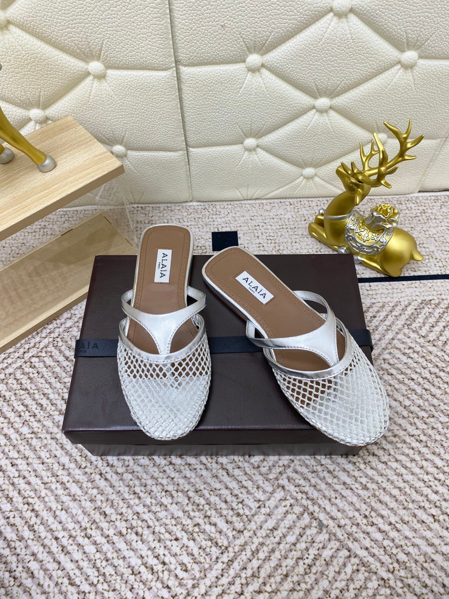 ALAIA BREATHABLE FLAT-TOE MULES 25S IN SILVER CALFSKIN - 35