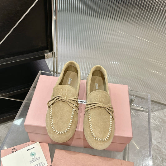 ЛОФЕРИ MIUMIU 26S ЗІ СВІТЛО-КОРИЧНЕВОЇ ЗАМШІ З БАНТОМ