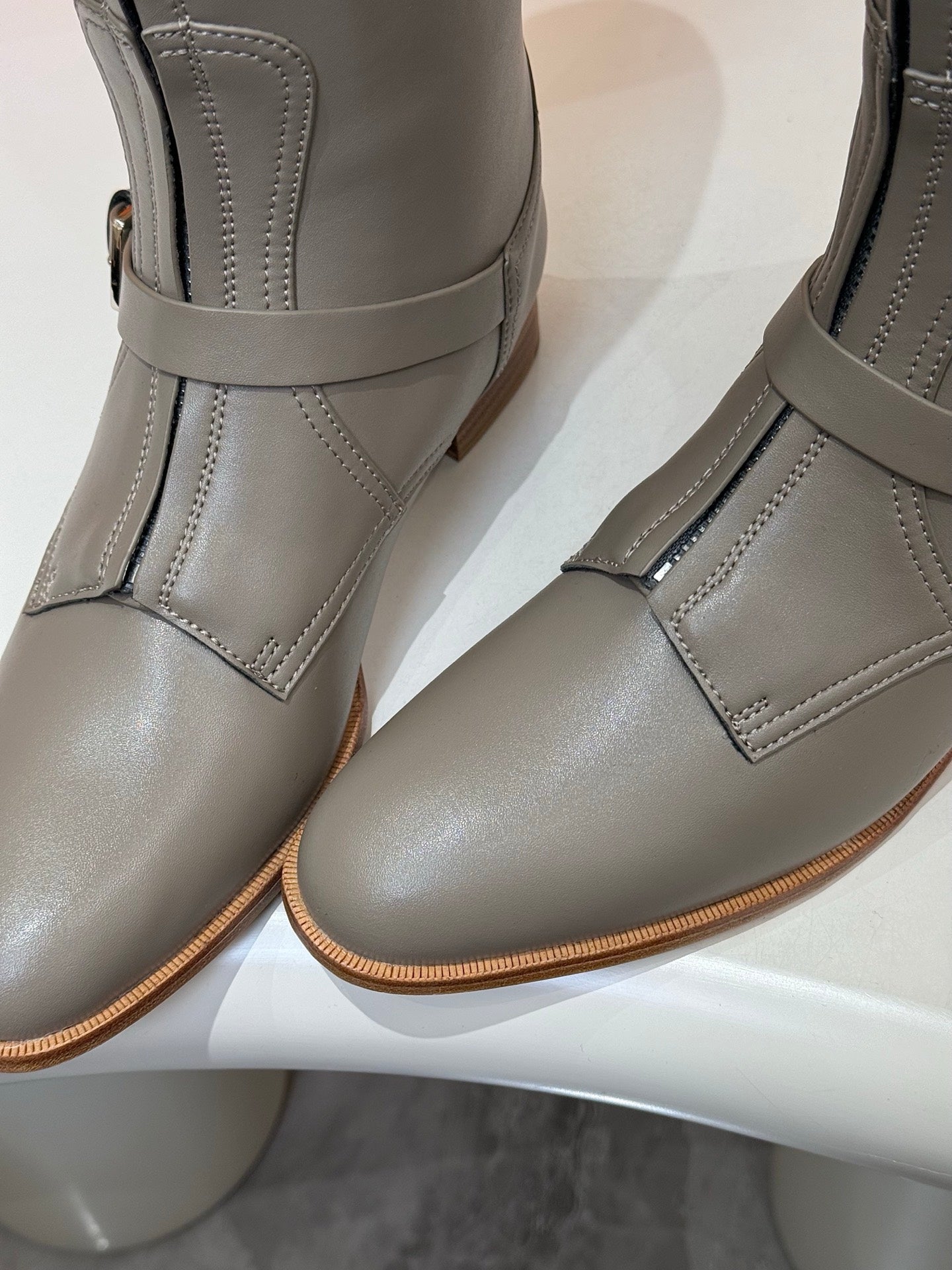 HM 25S RIDING BOOTS IN GREY LAMBSKIN WITH SILVER HARDWARE - 34
