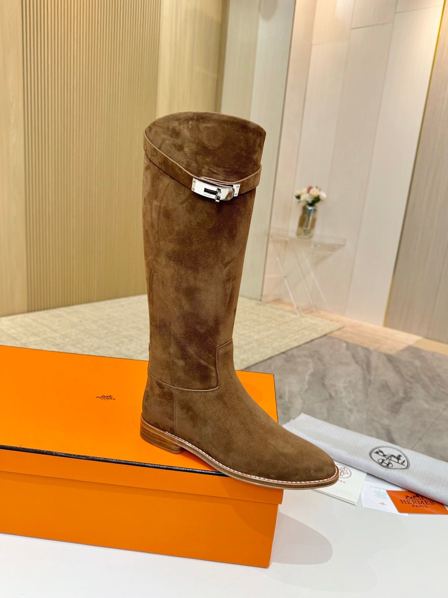 HM 25S JUMPING KNEE-HIGH BOOTS IN BROWN SUEDE WITH SILVER HARDWARE - 34