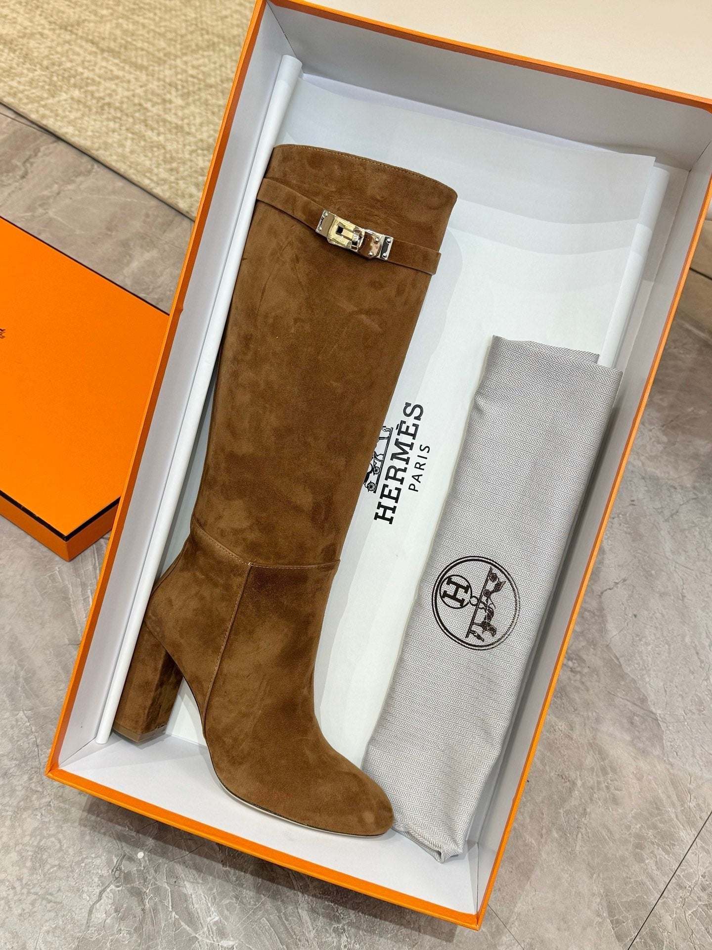 HM 25S KELLY KNEE-HIGH BOOTS IN BROWN SUEDE WITH SILVER HARDWARE - 34