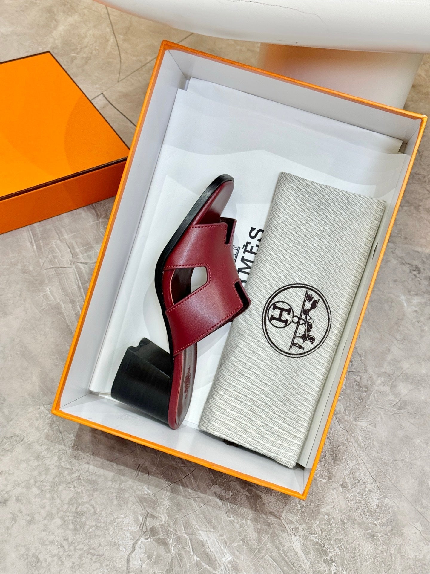 HM 26S HELIA SANDAL 70MM IN DARK RED CALFSKIN