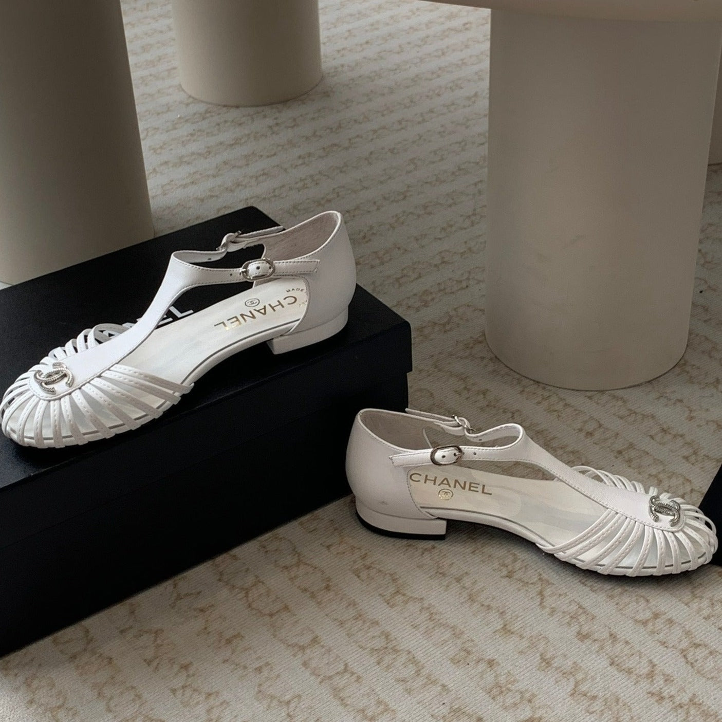 Summer New Hollow Roman Sandals White Sheepskin - 35