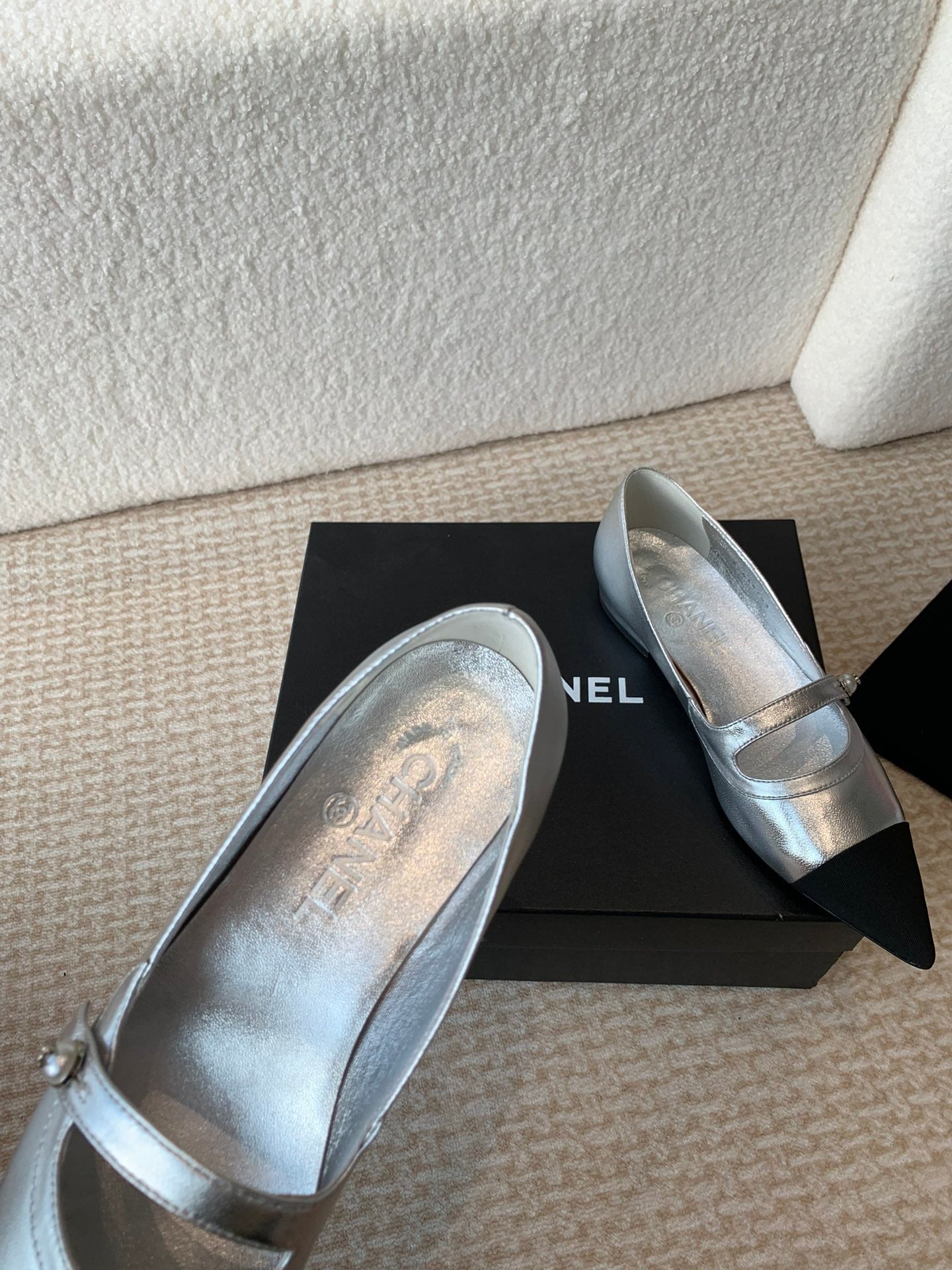 Pointed Toe Mary Jane Shoes Silver Mix Black Lambskin - 35