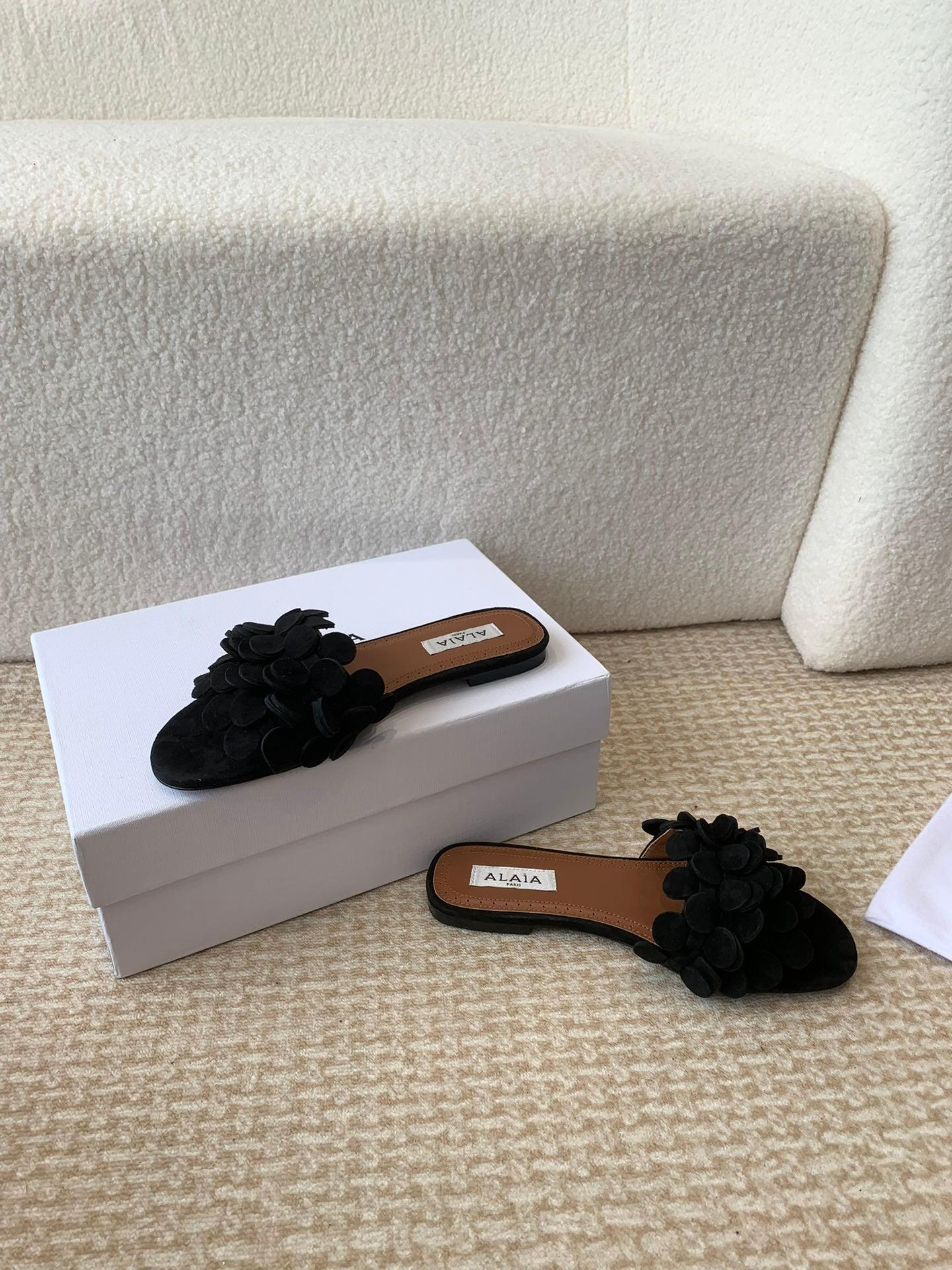ALAIA FLAT MULE IN BLACK SUEDE - 35