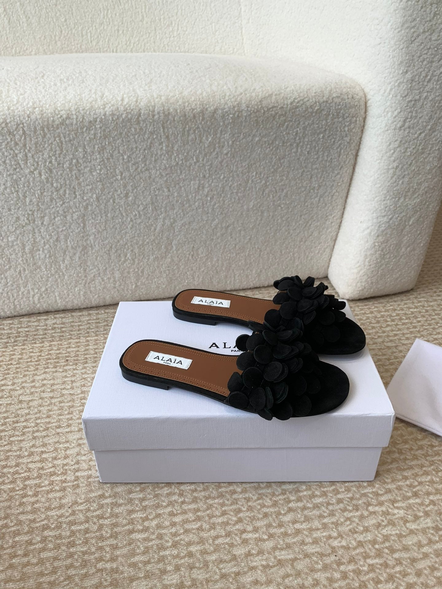 ALAIA FLAT MULE IN BLACK SUEDE - 35