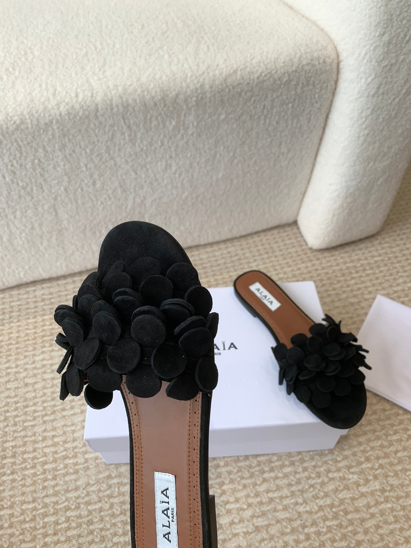 ALAIA FLAT MULE IN BLACK SUEDE - 35