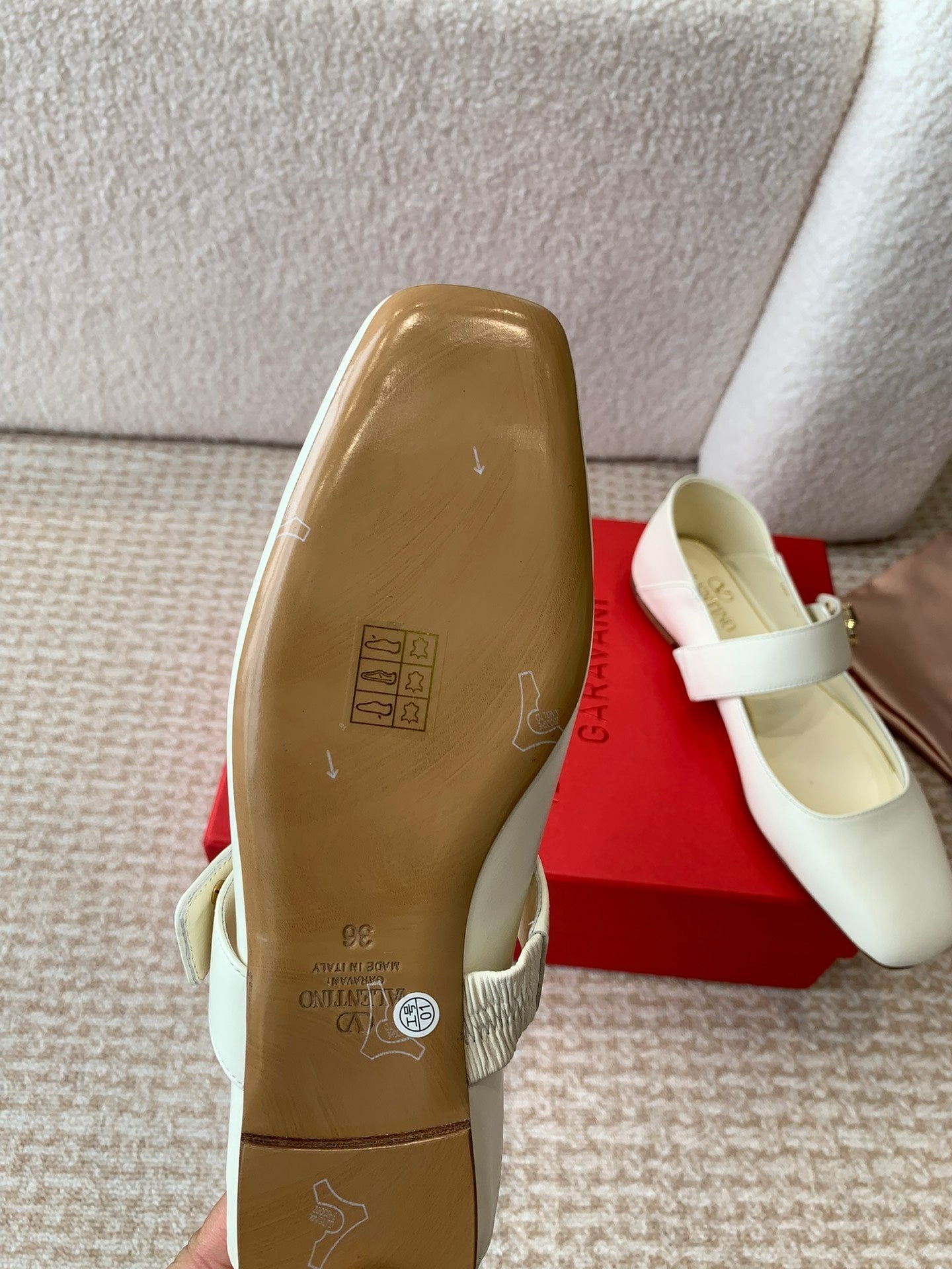 VLOGO LOCKER MARY-JANE BALLERINA IN WHITE CALFSKIN - 35