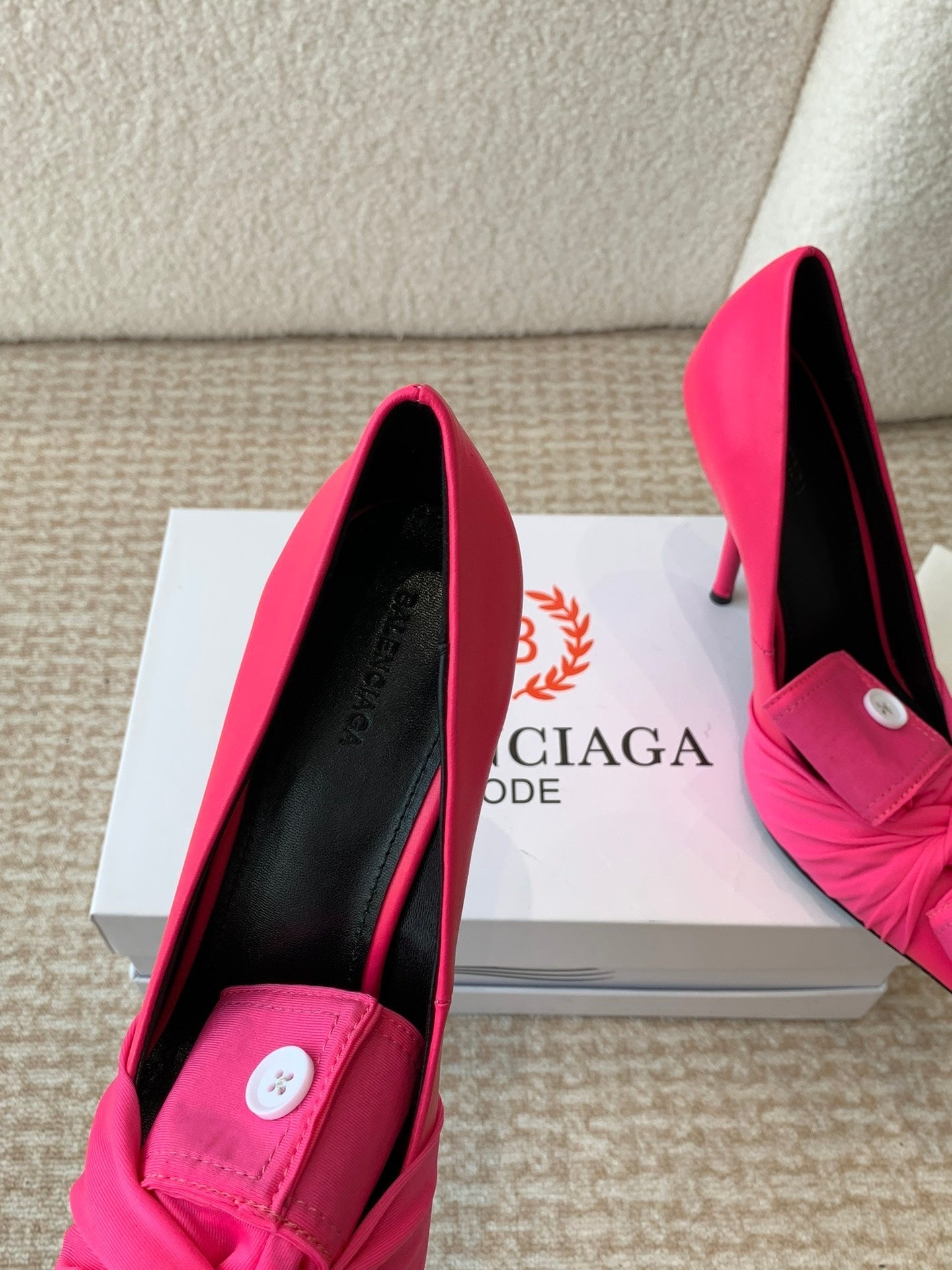 KNIFE CHEMISE HIGH PUMPS IN BRIGHT PINK COTTON AND CALFSKIN - 34