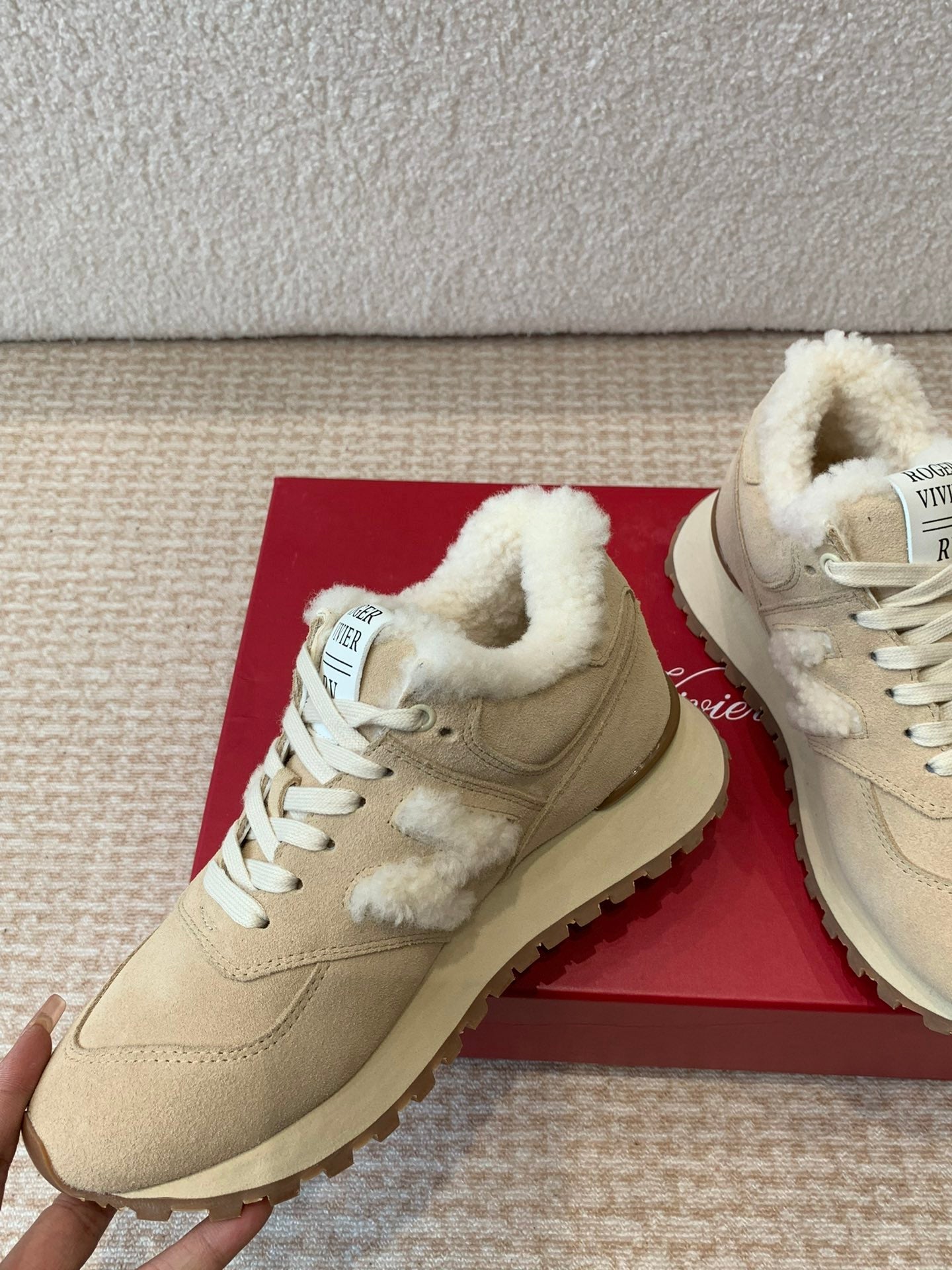 VIV' RUN SNEAKER IN LIGHT BROWN SUEDE AND SHEARLING - 34