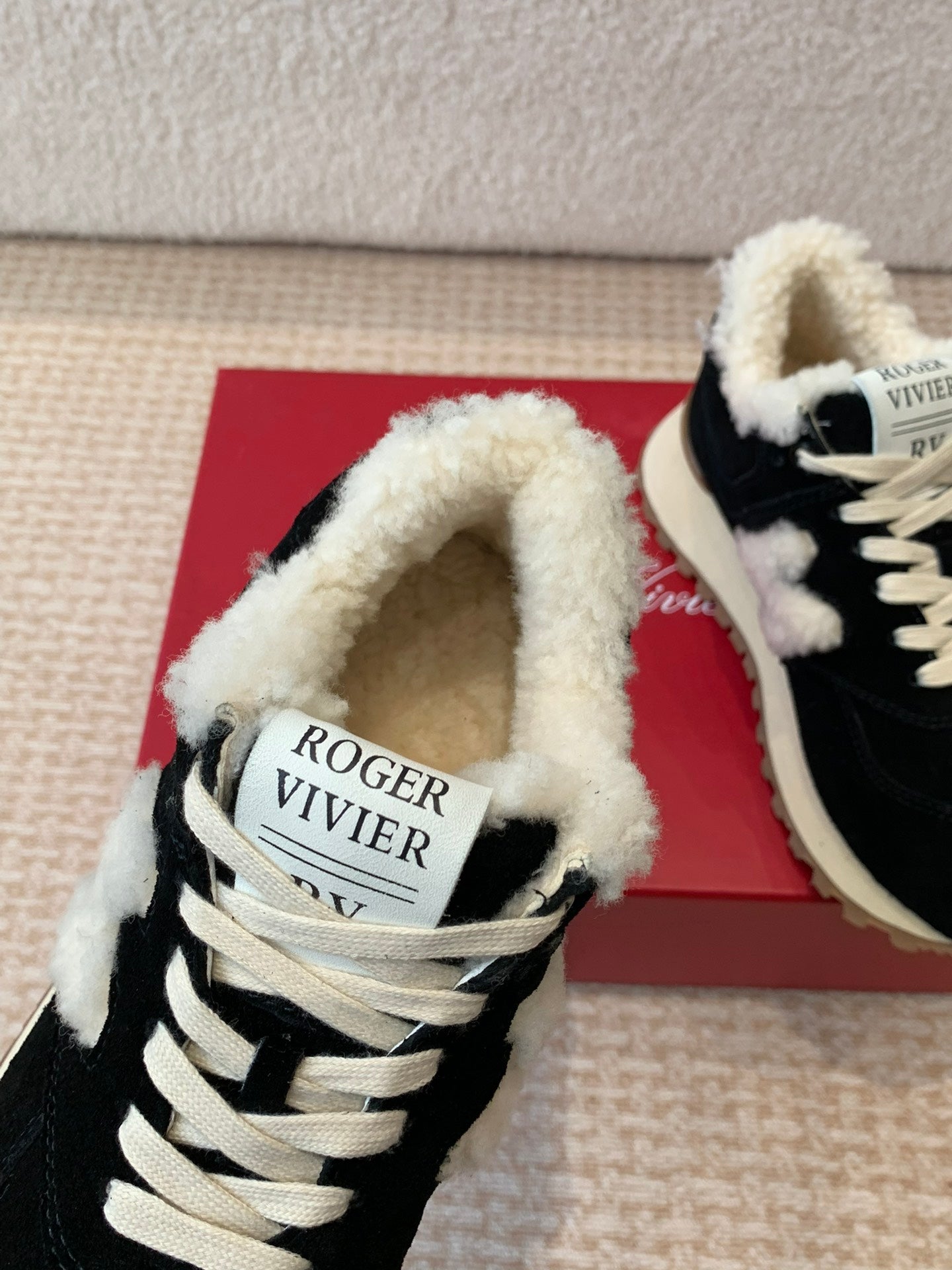 VIV' RUN SNEAKER IN BLACK SUEDE AND SHEARLING - 34