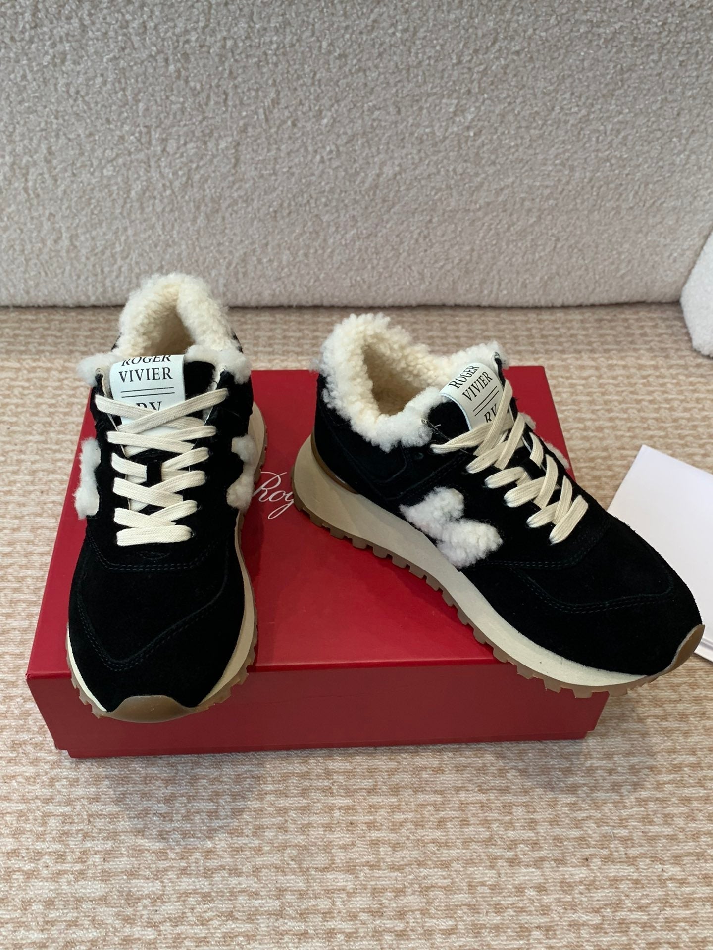 VIV' RUN SNEAKER IN BLACK SUEDE AND SHEARLING - 34