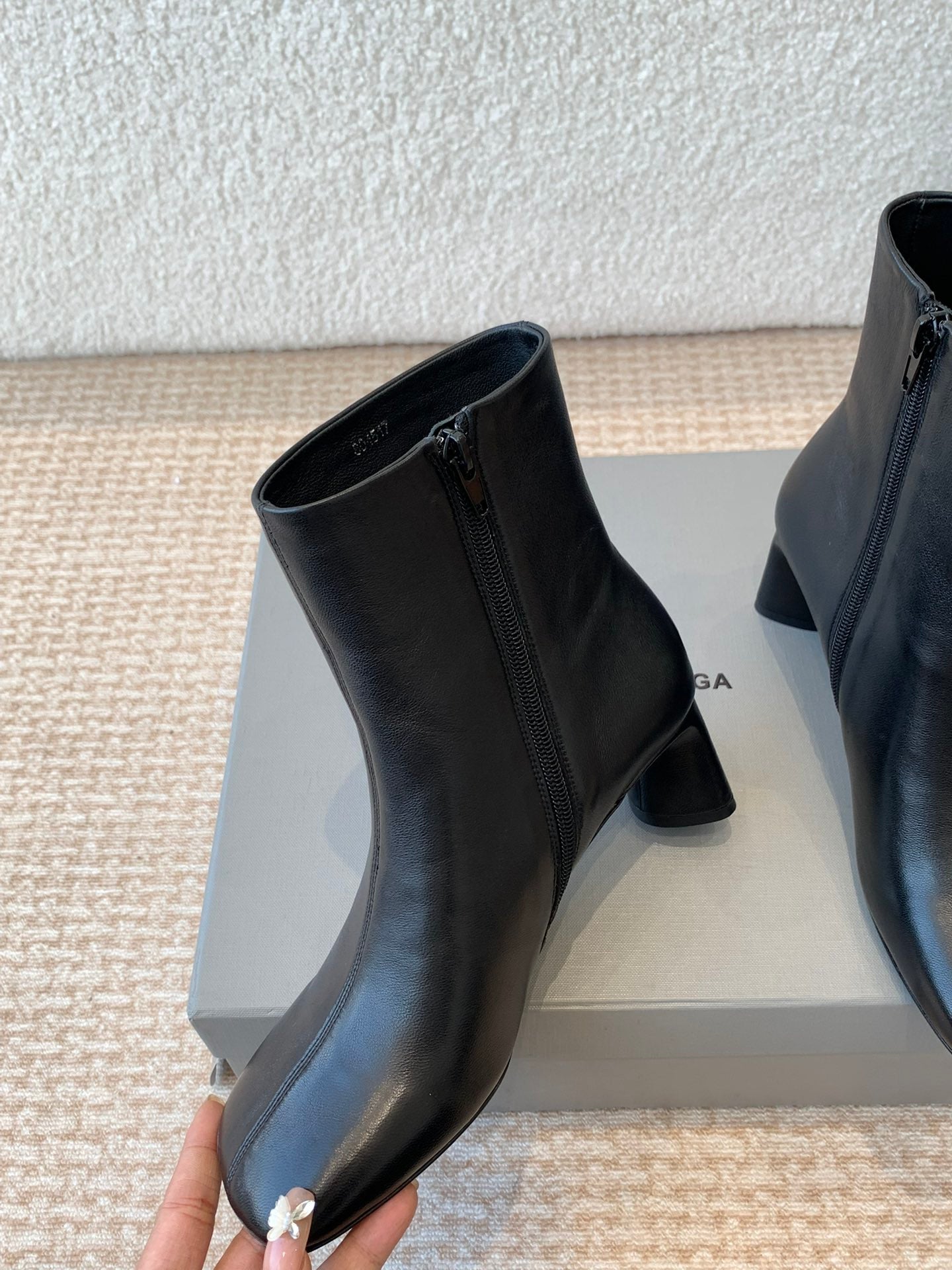 ANKLE BOOTS IN BLACK LOGO EMBOSSED SOFT SHEEPSKIN - 35