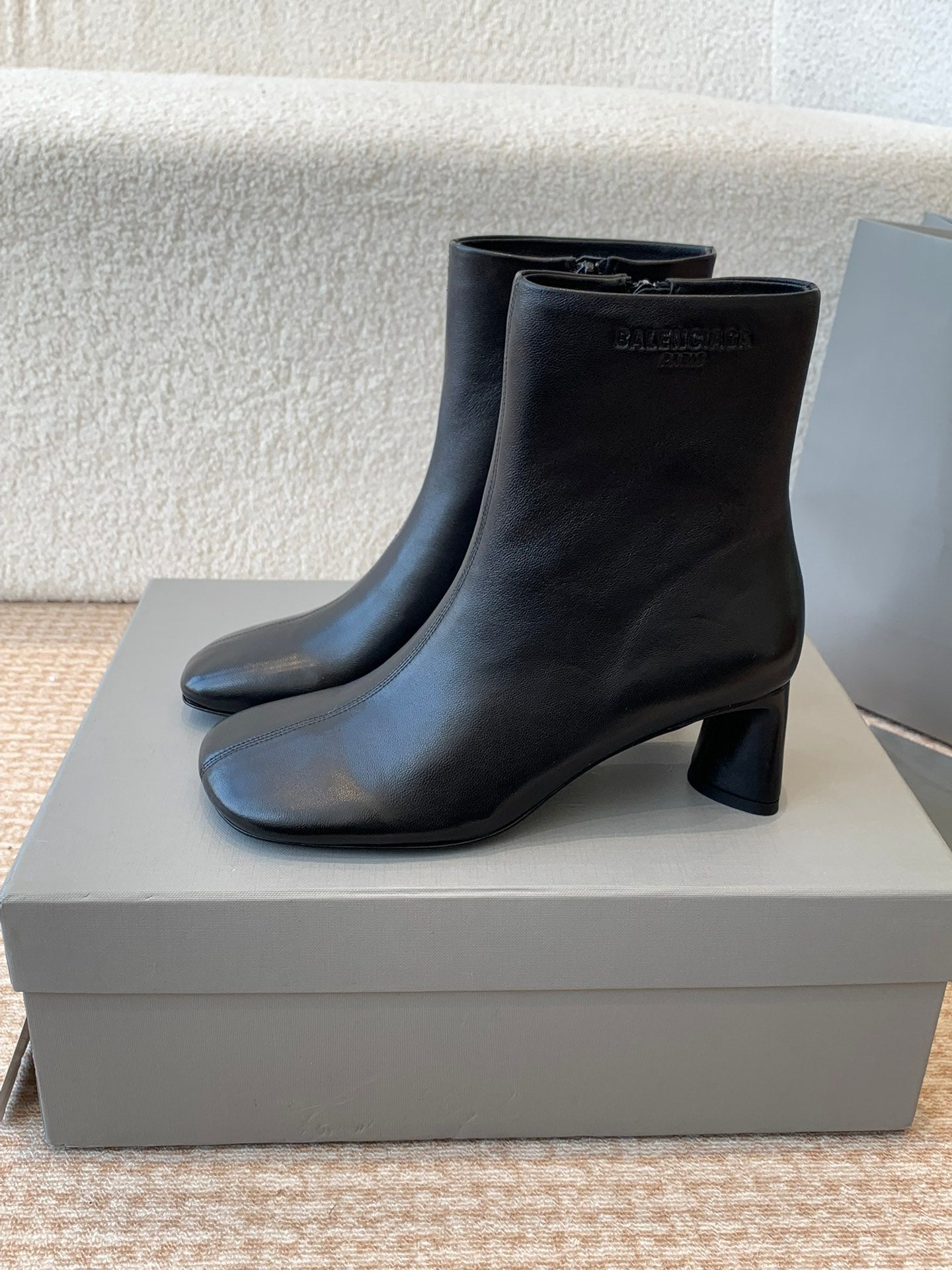 ANKLE BOOTS IN BLACK LOGO EMBOSSED SOFT SHEEPSKIN - 35