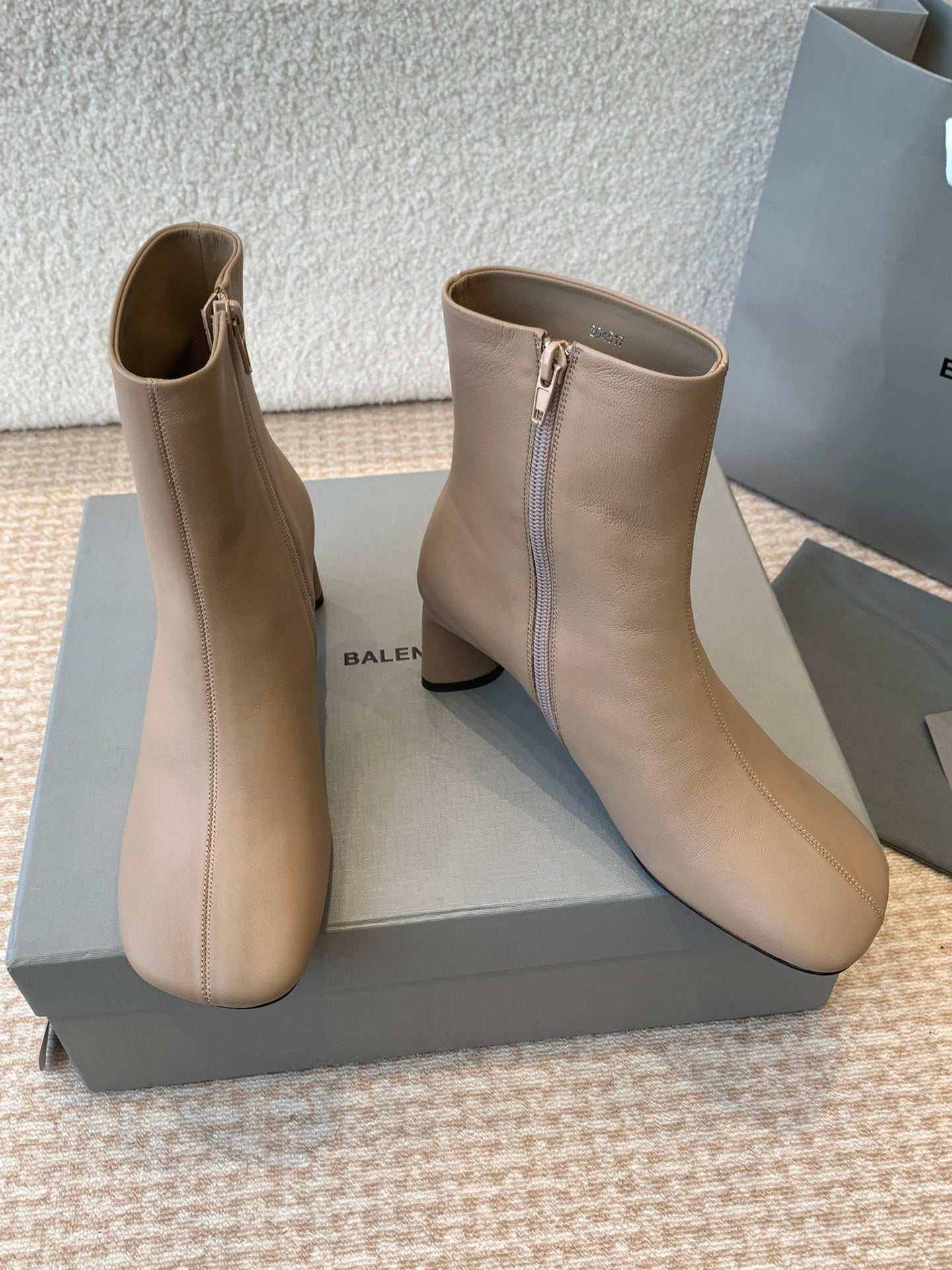 ANKLE BOOTS IN LIGHT BROWN LOGO EMBOSSED SOFT SHEEPSKIN - 35