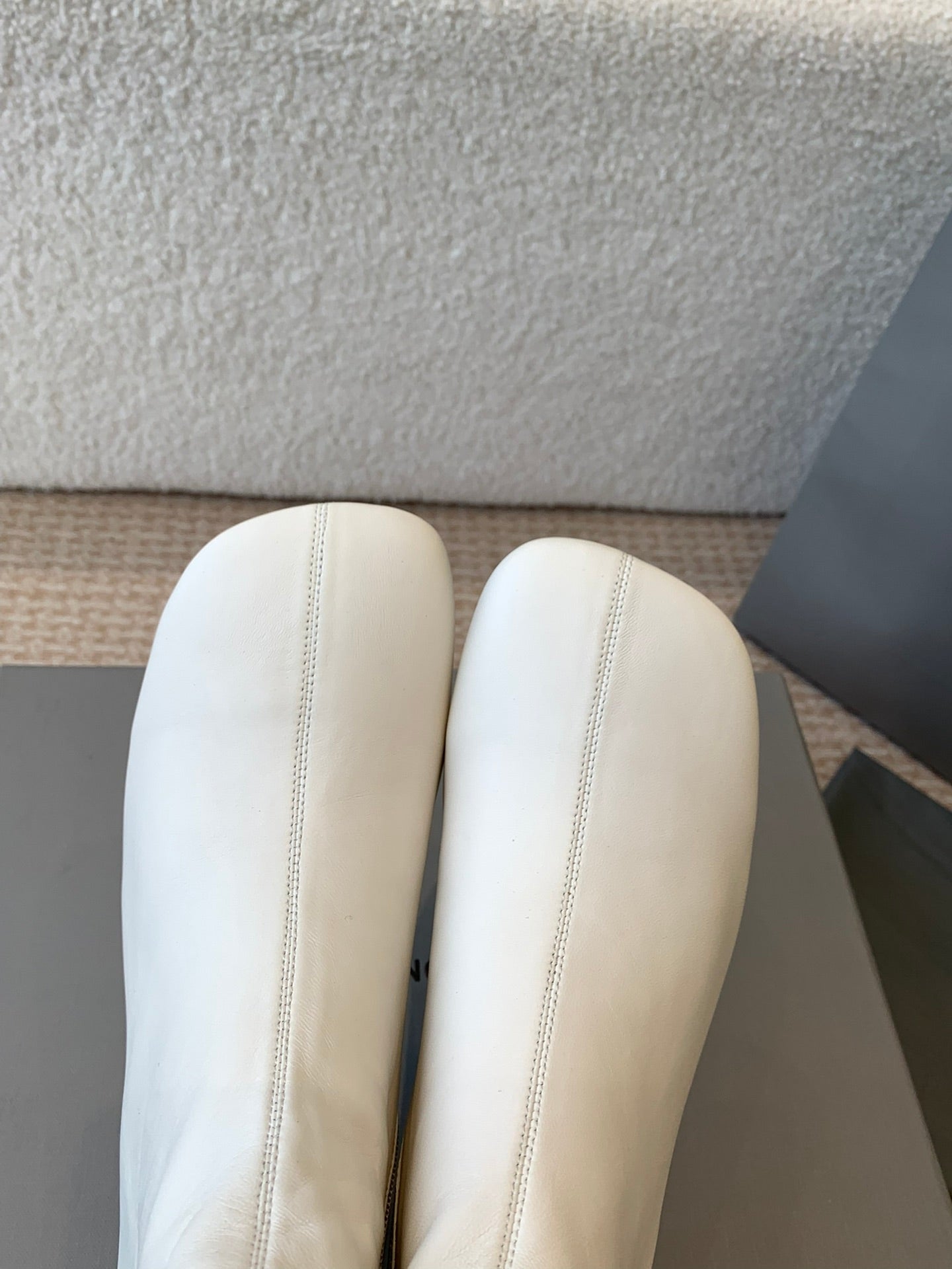 ANKLE BOOTS IN WHITE LOGO EMBOSSED SOFT SHEEPSKIN - 35