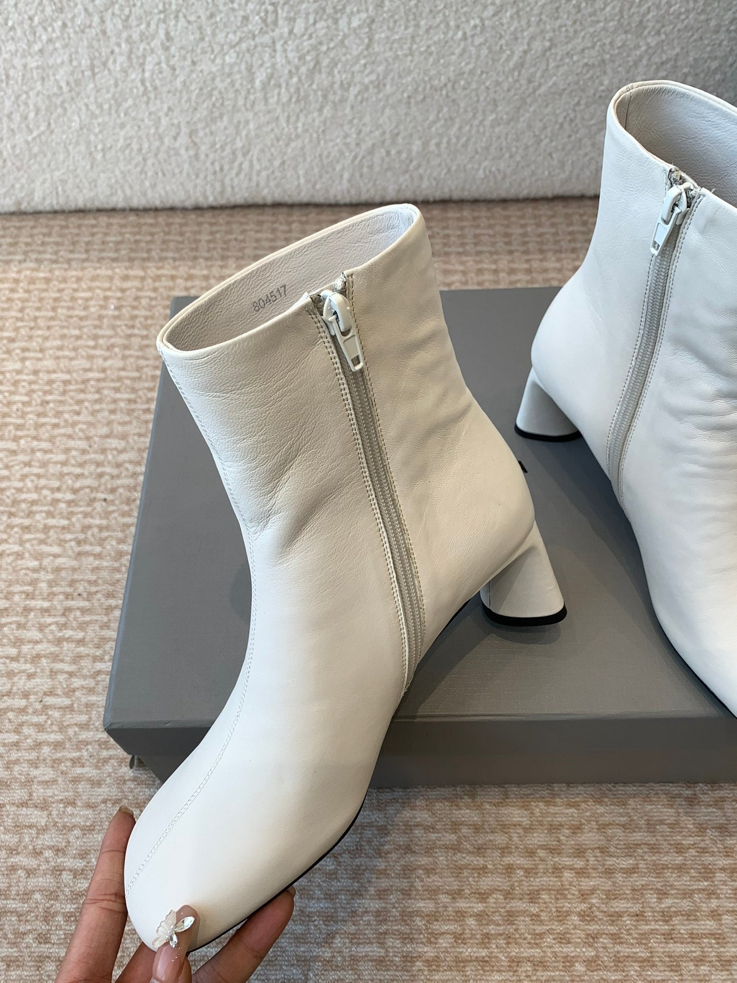 ANKLE BOOTS IN WHITE LOGO EMBOSSED SOFT SHEEPSKIN - 35