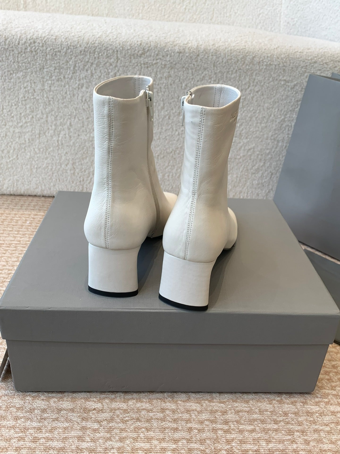 ANKLE BOOTS IN WHITE LOGO EMBOSSED SOFT SHEEPSKIN - 35