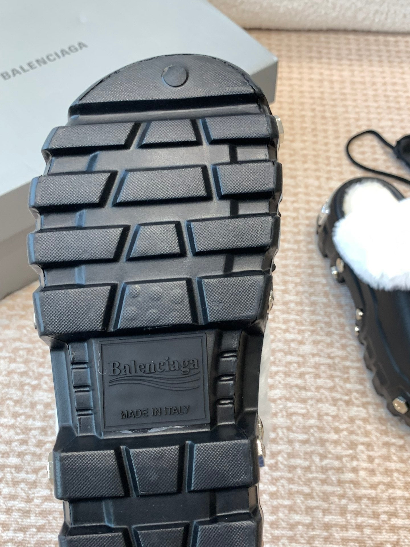 PLATFORM MULES IN BLACK RUBBER MIX RABBIT FUR SILVER HARDWARE - 35