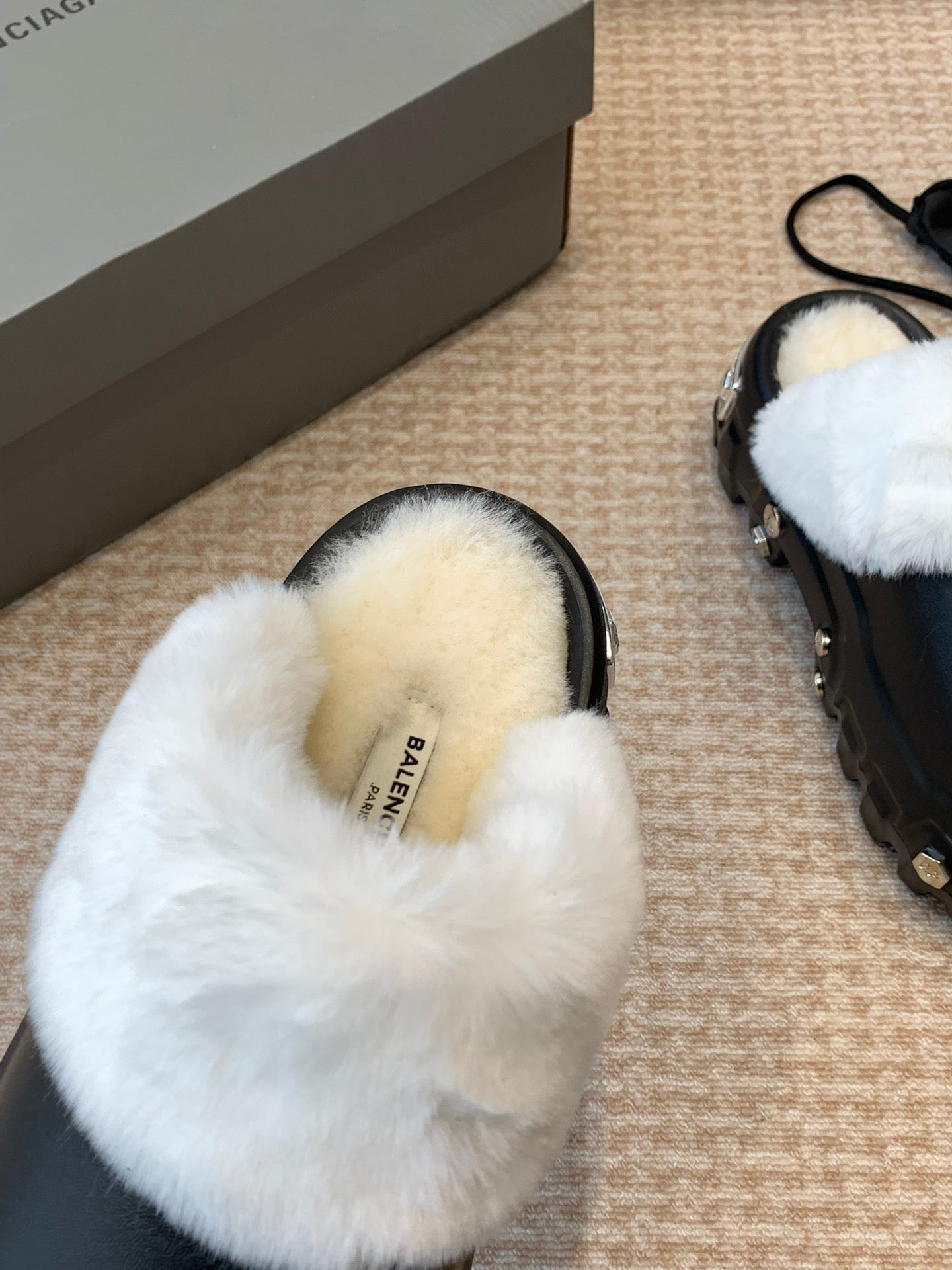 PLATFORM MULES IN BLACK RUBBER MIX RABBIT FUR SILVER HARDWARE - 35