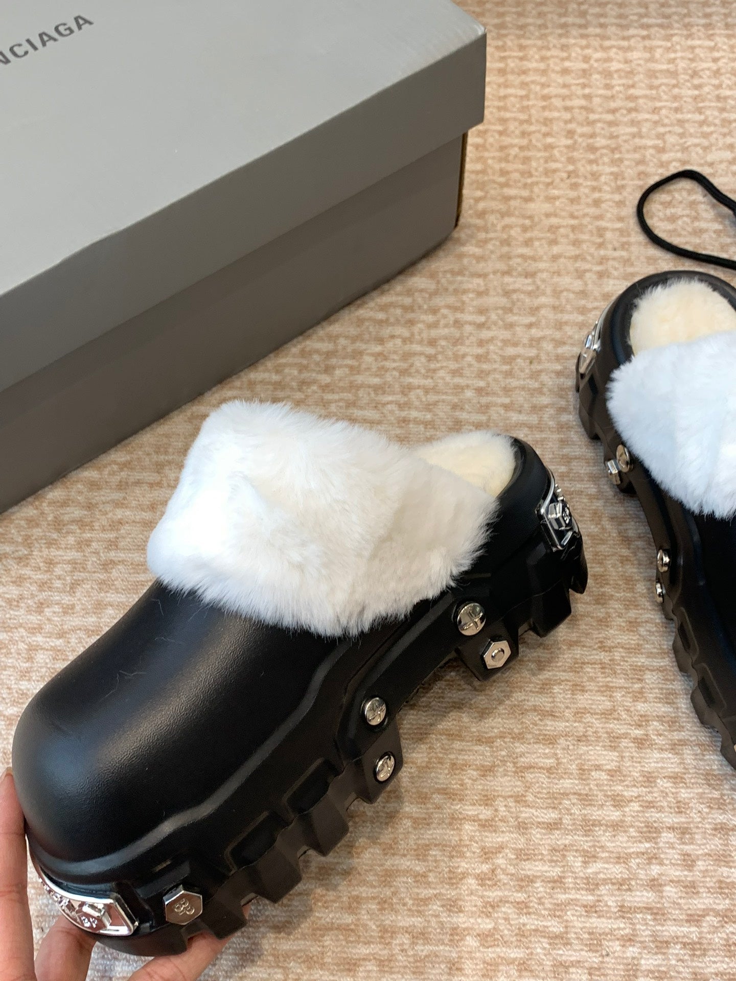 PLATFORM MULES IN BLACK RUBBER MIX RABBIT FUR SILVER HARDWARE - 35